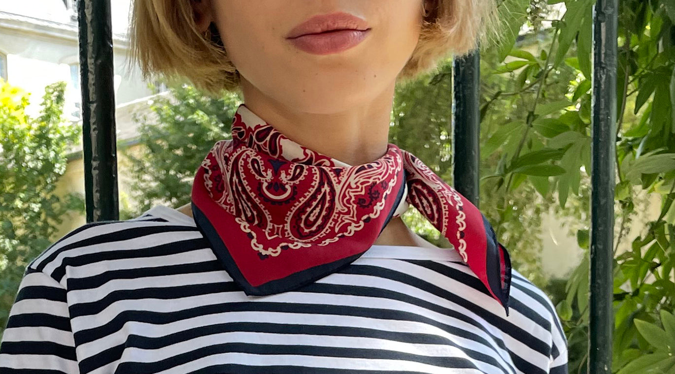 Foulard de soie No6013w, papier retailles
