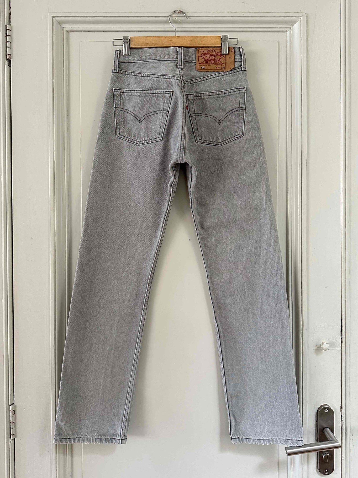 Jean Levi's 501 W27 L32