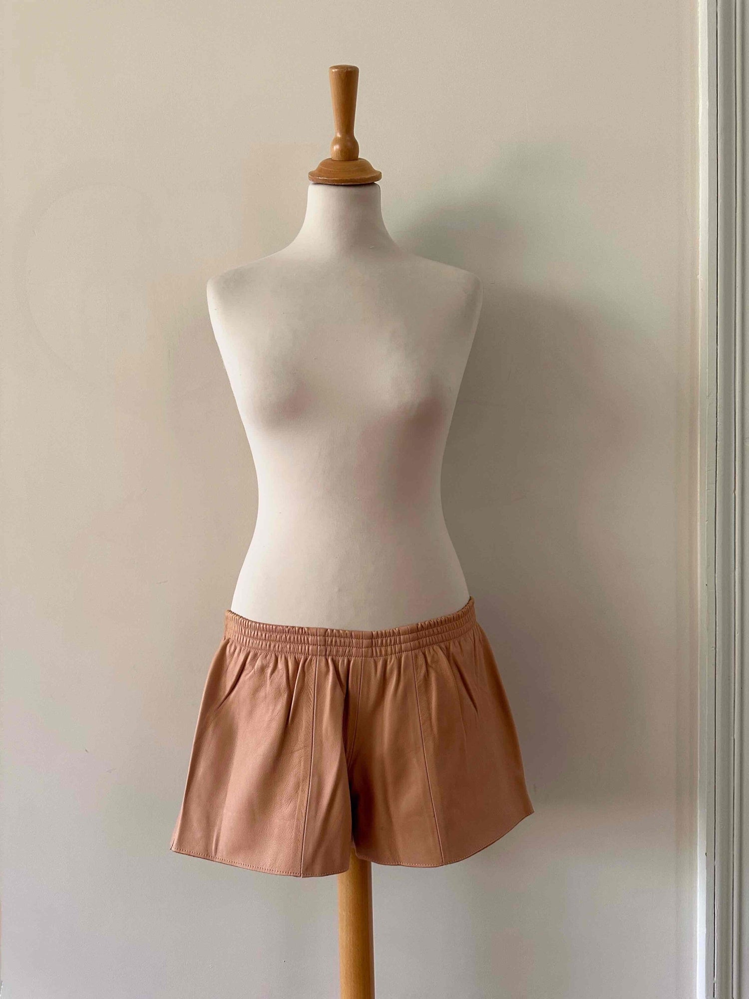 Mini short cuir