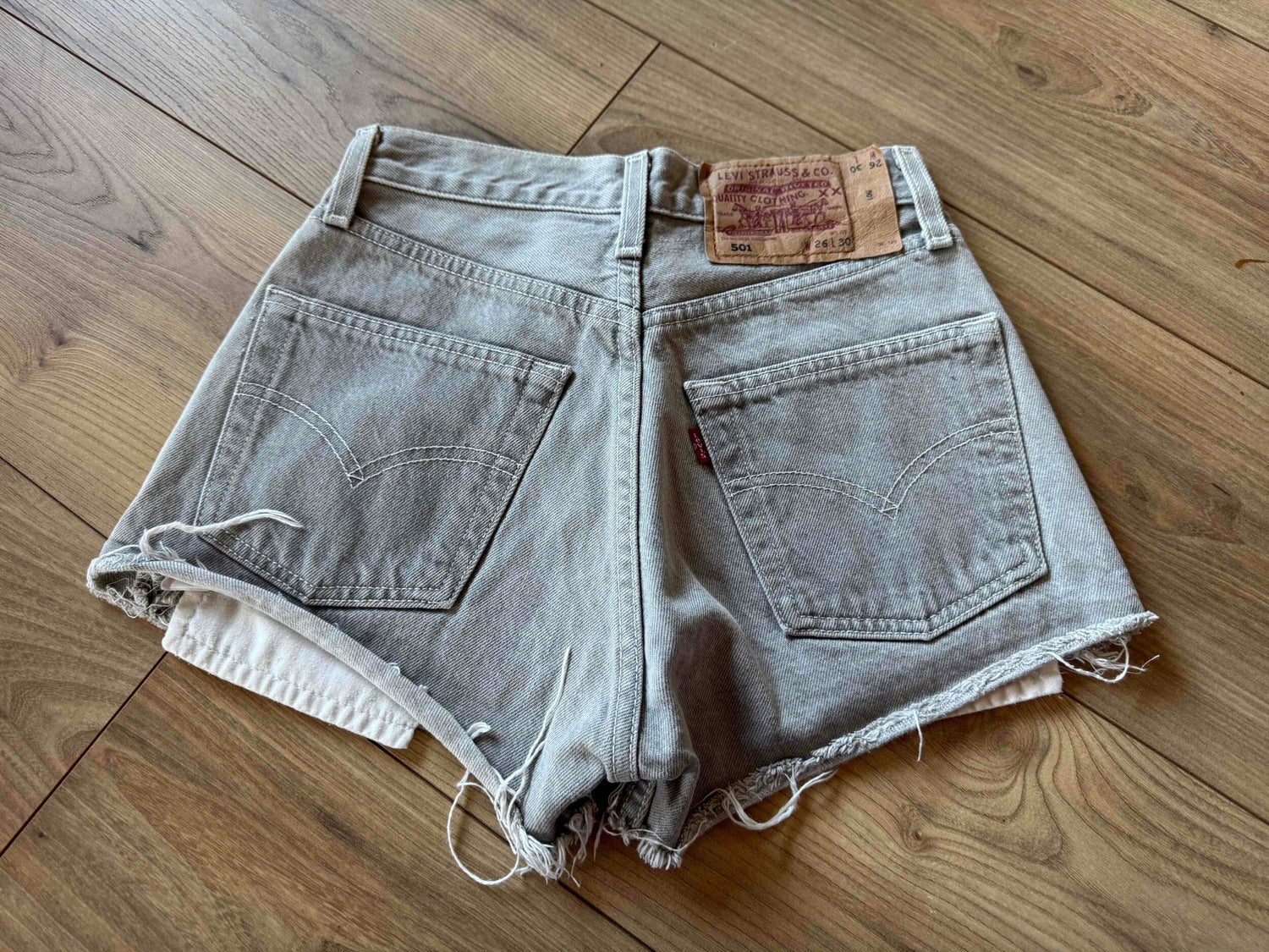 Short Levi's W26