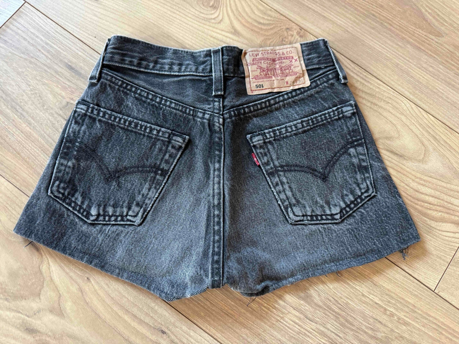 Short Levi's W25