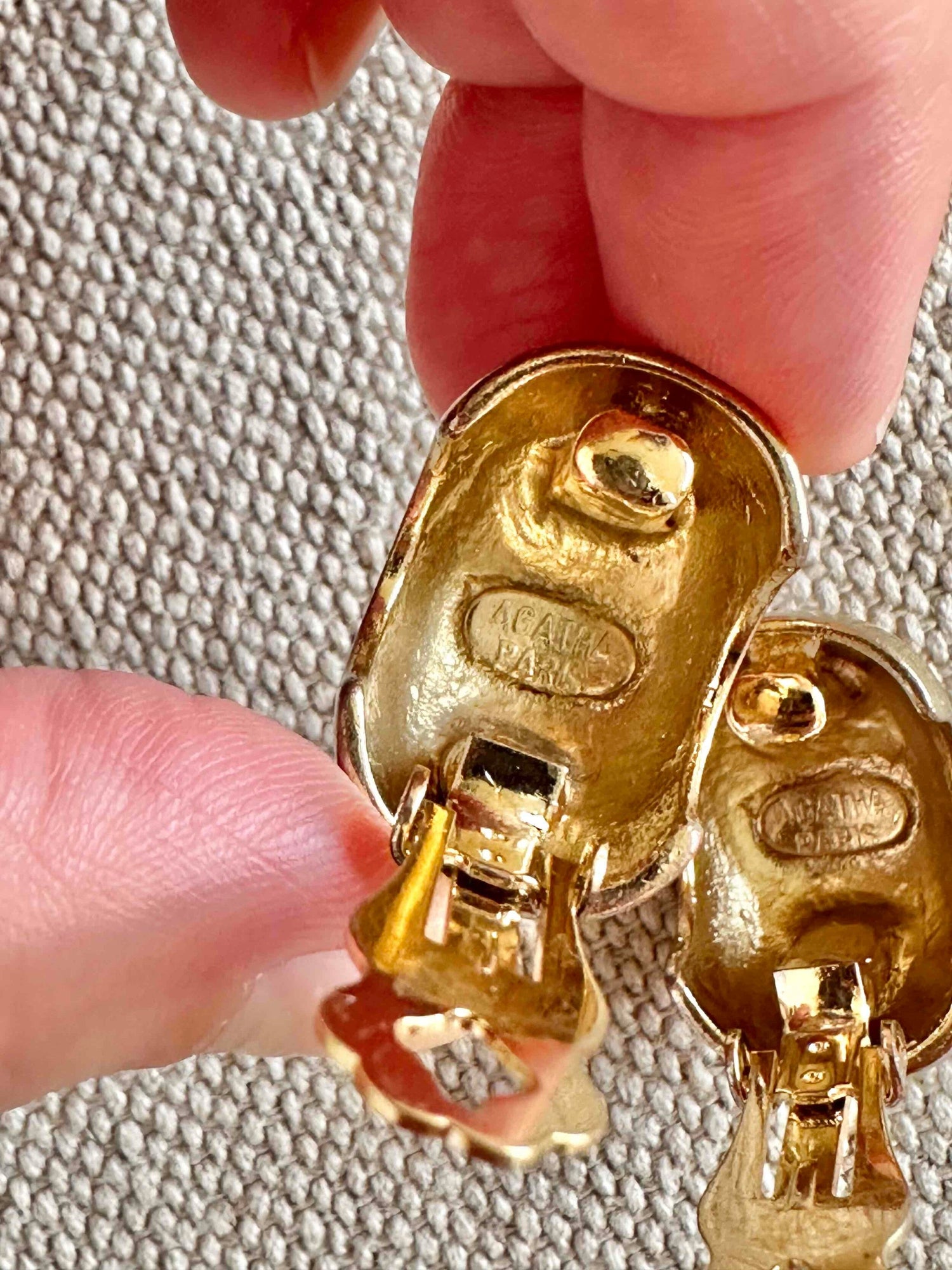 Agatha clip-on earrings