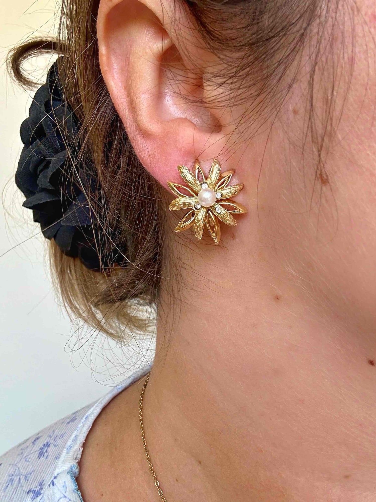 Clip-on flower earrings