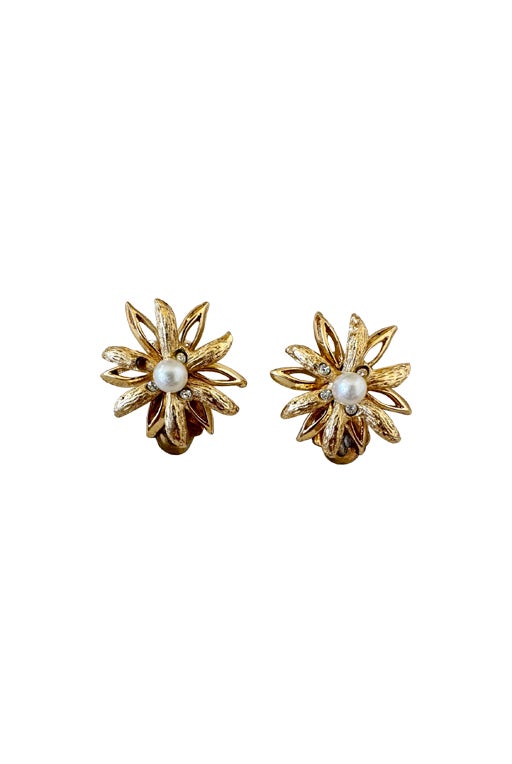 Clip-on flower earrings
