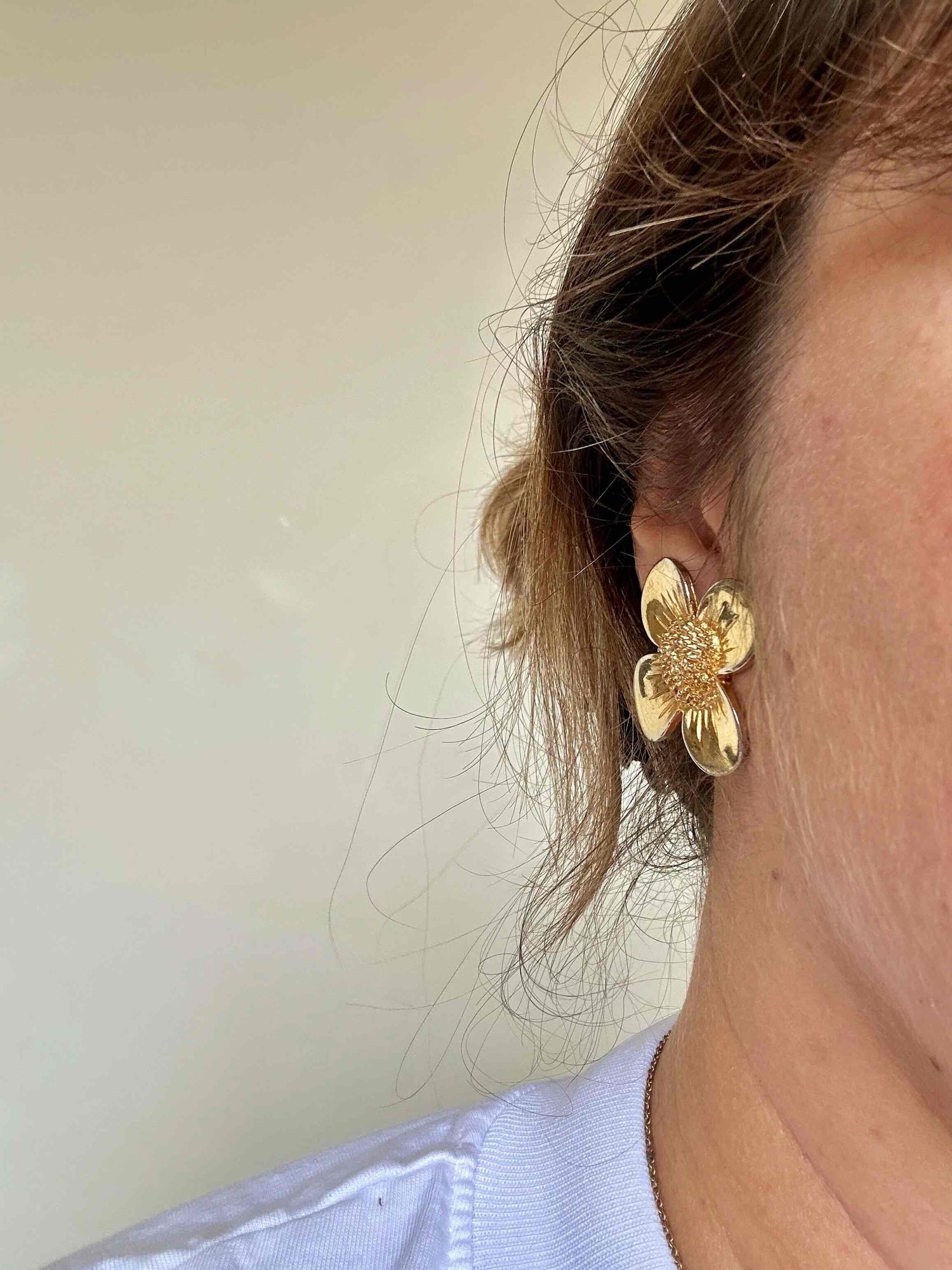 Clip-on flower earrings