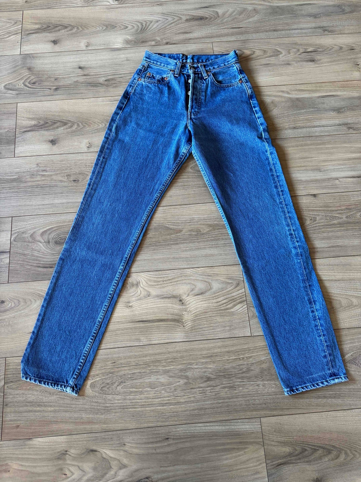 Jean Levi's W25 L32