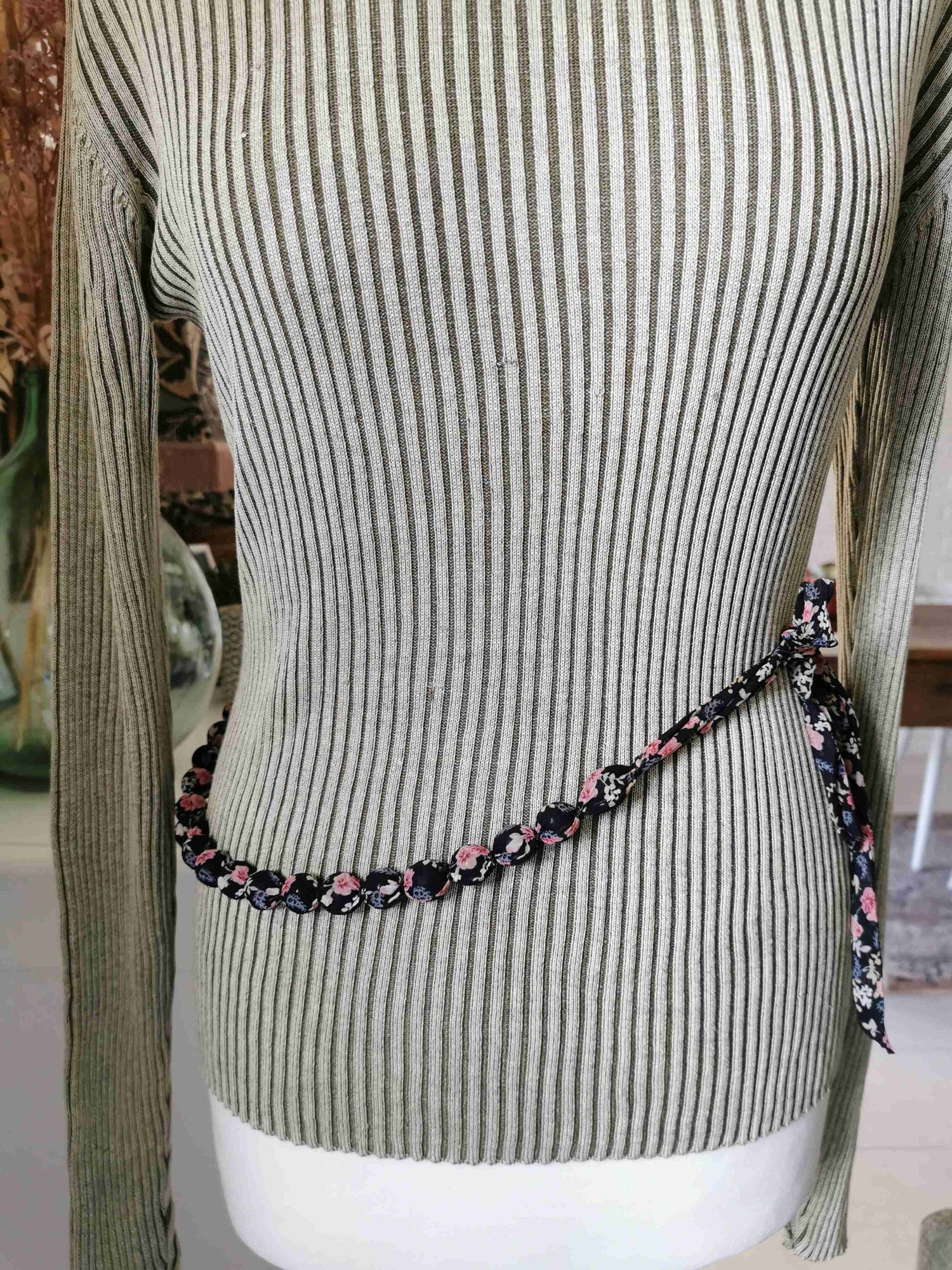 Ceinture en perles à fleurs