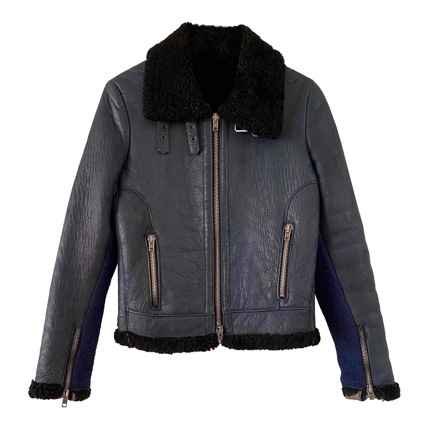 Bomber jacket in sheepskin, with the fleece turned inside out.