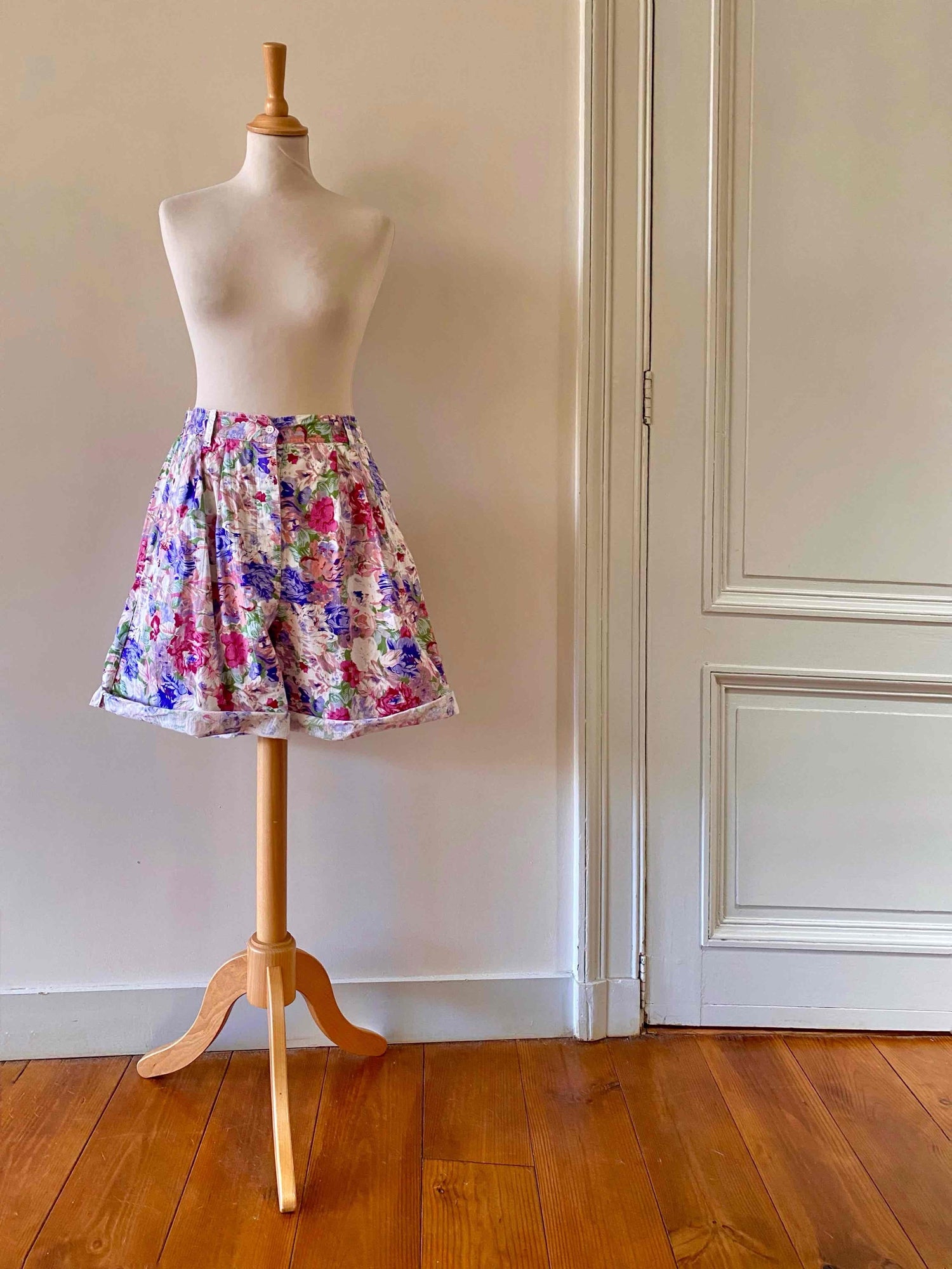 Short à fleurs