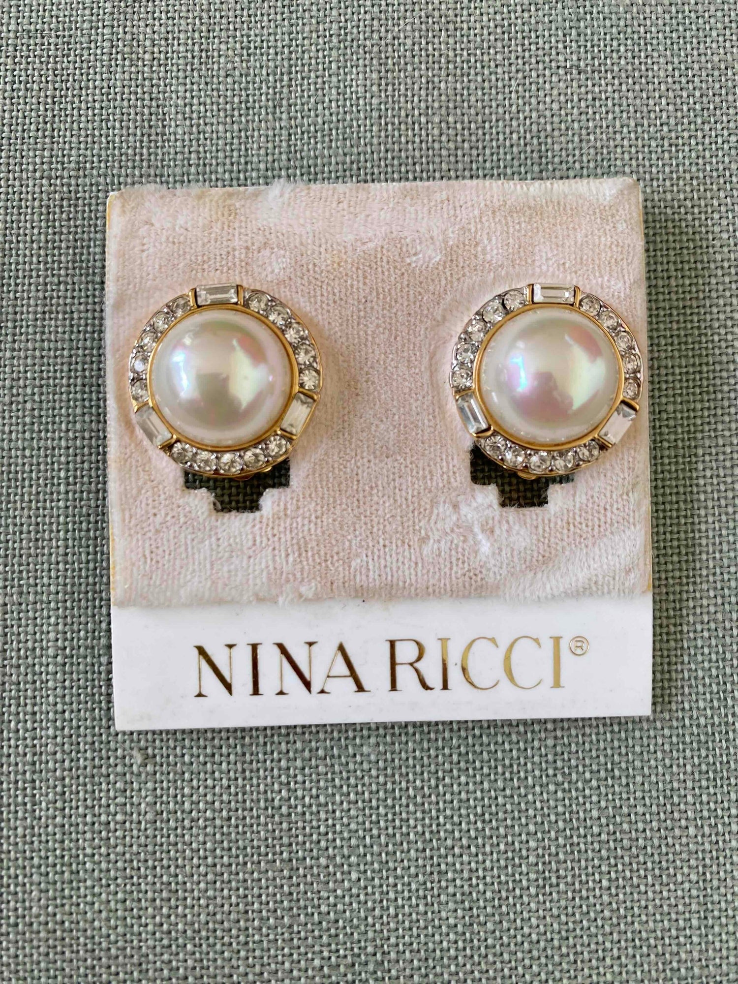 Nina Ricci clip-on earrings