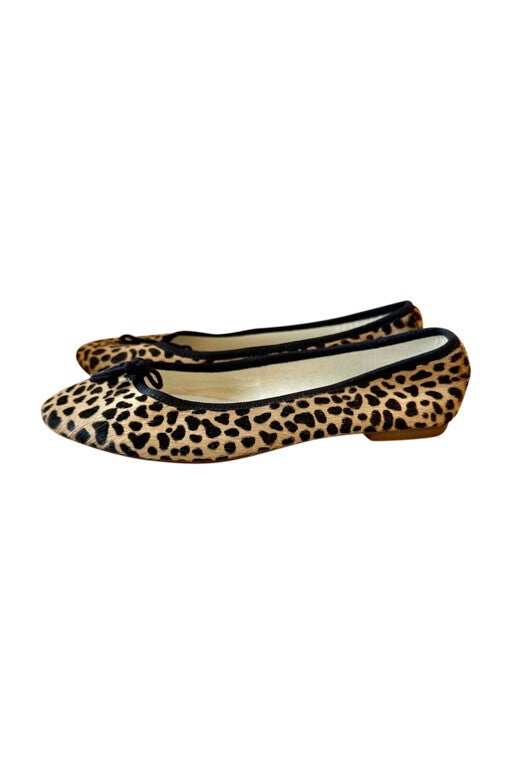 Leopard-print ballet flats