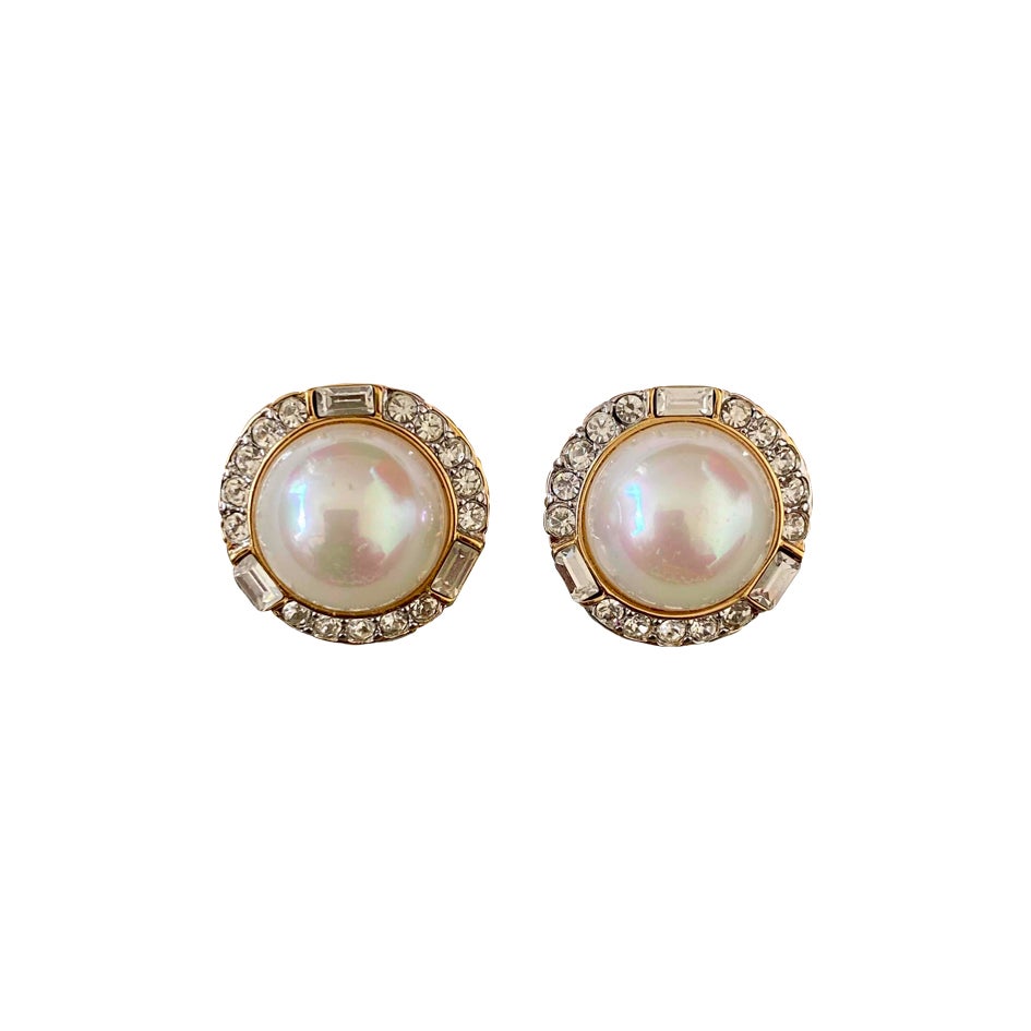 Nina Ricci clip-on earrings