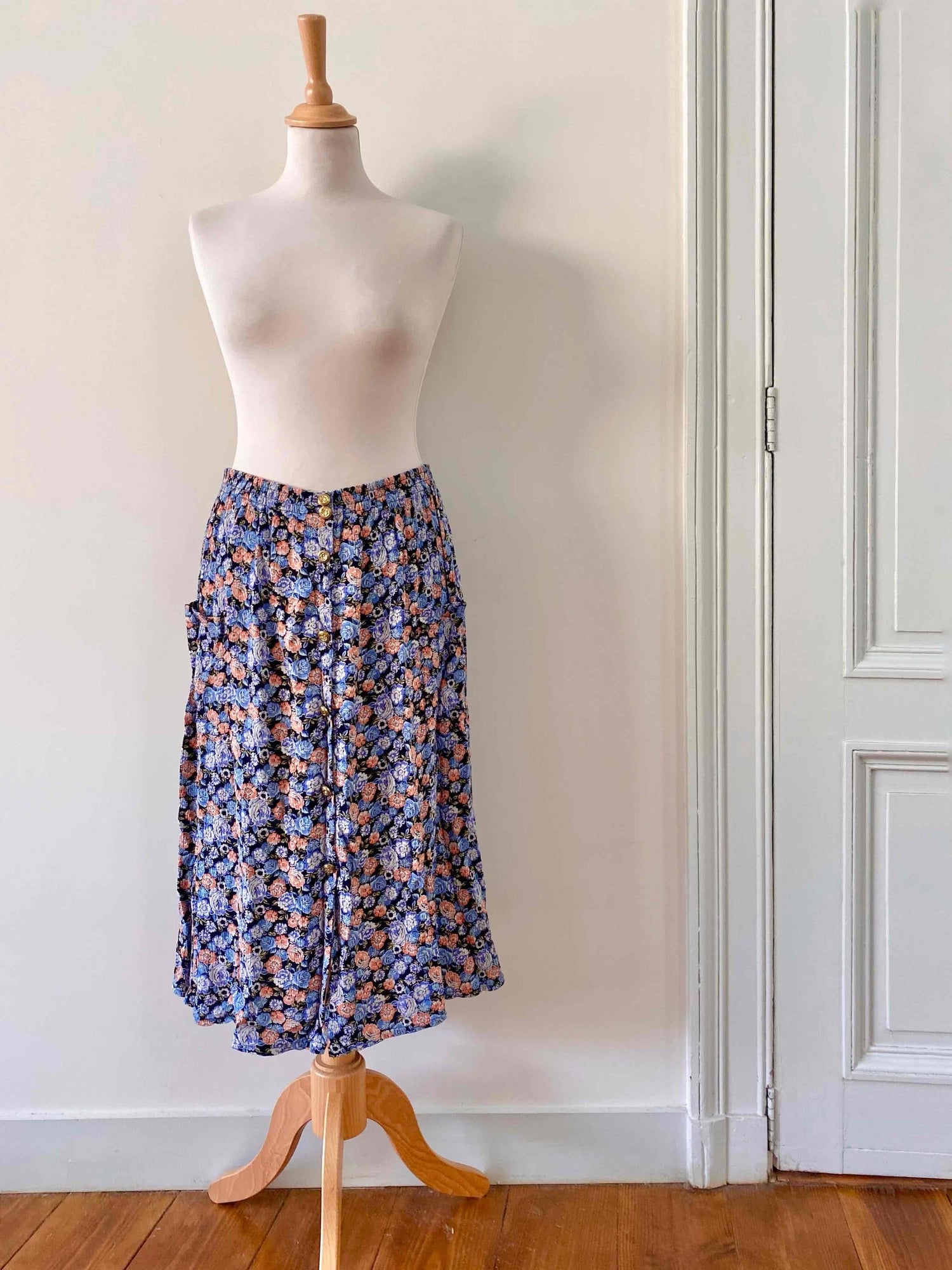 Jupe boutonnée à fleurs