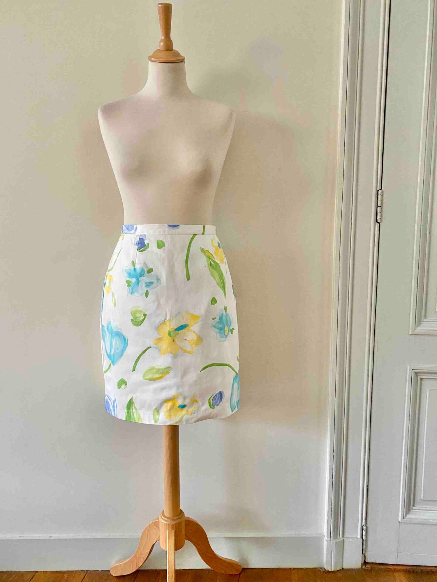 Jupe courte à fleurs