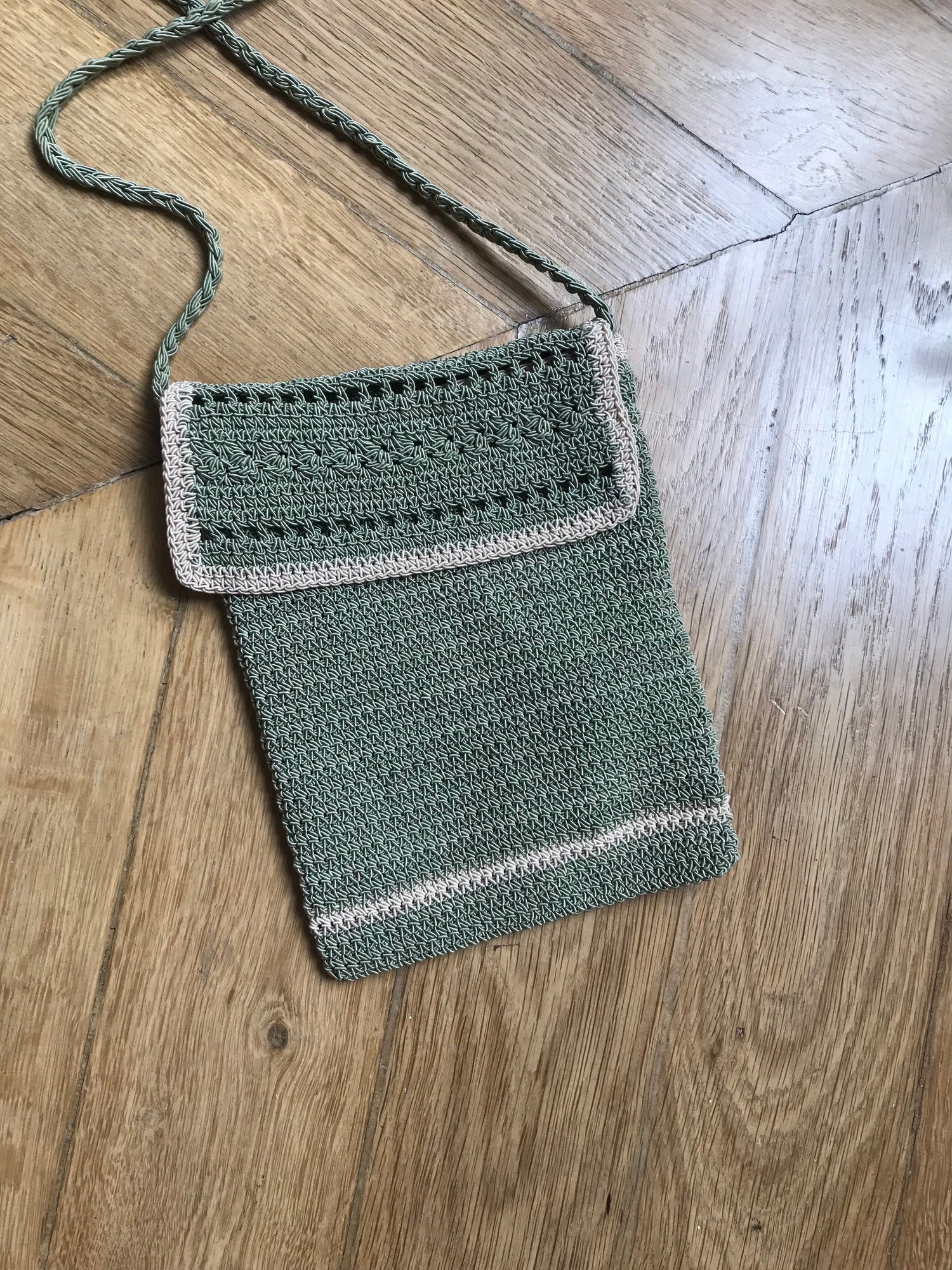 Mini crocheted bag
