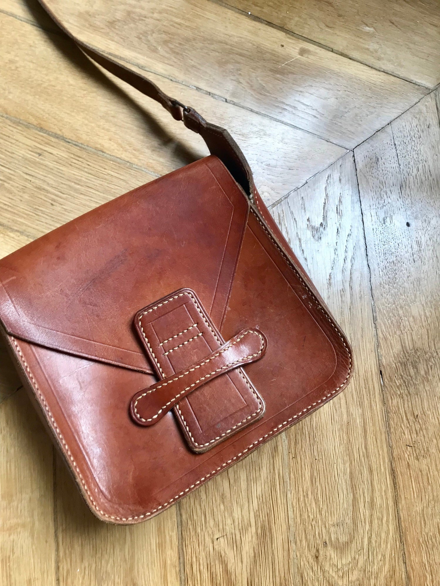 Leather shoulder bag