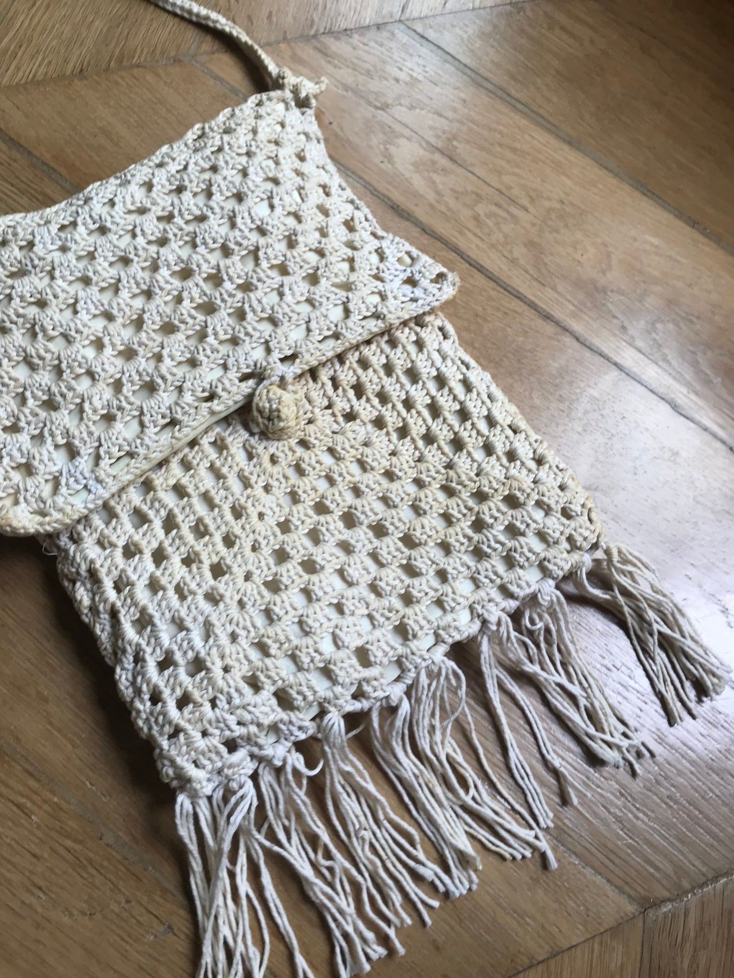 Crocheted pouch bag