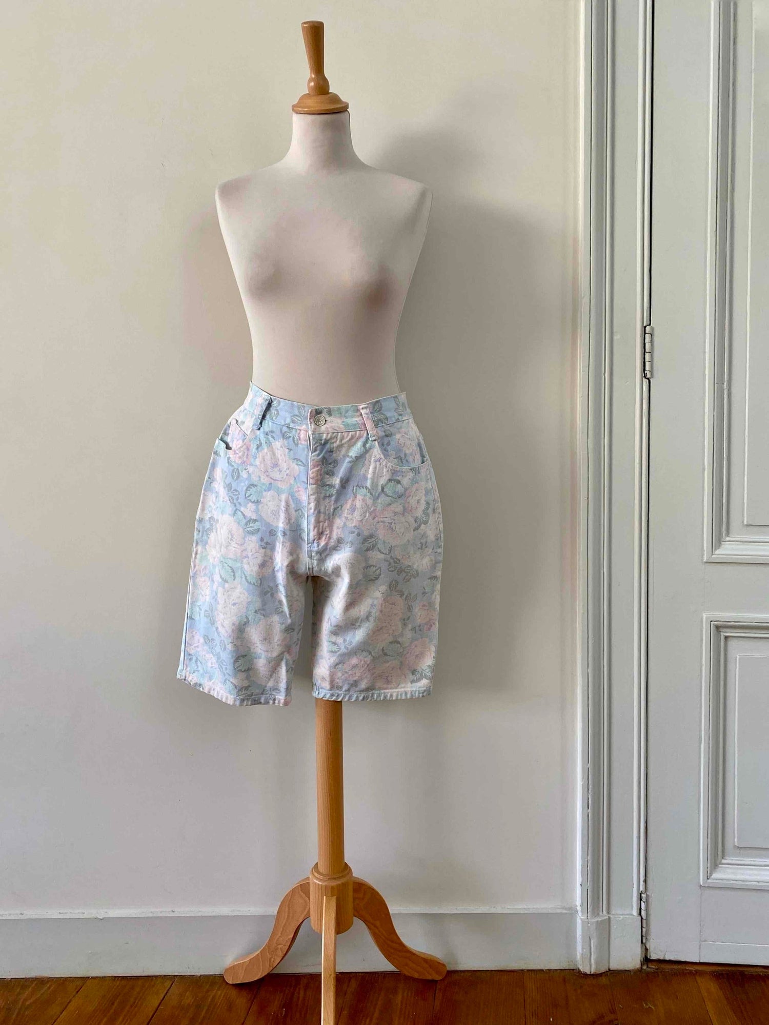 Short à fleurs