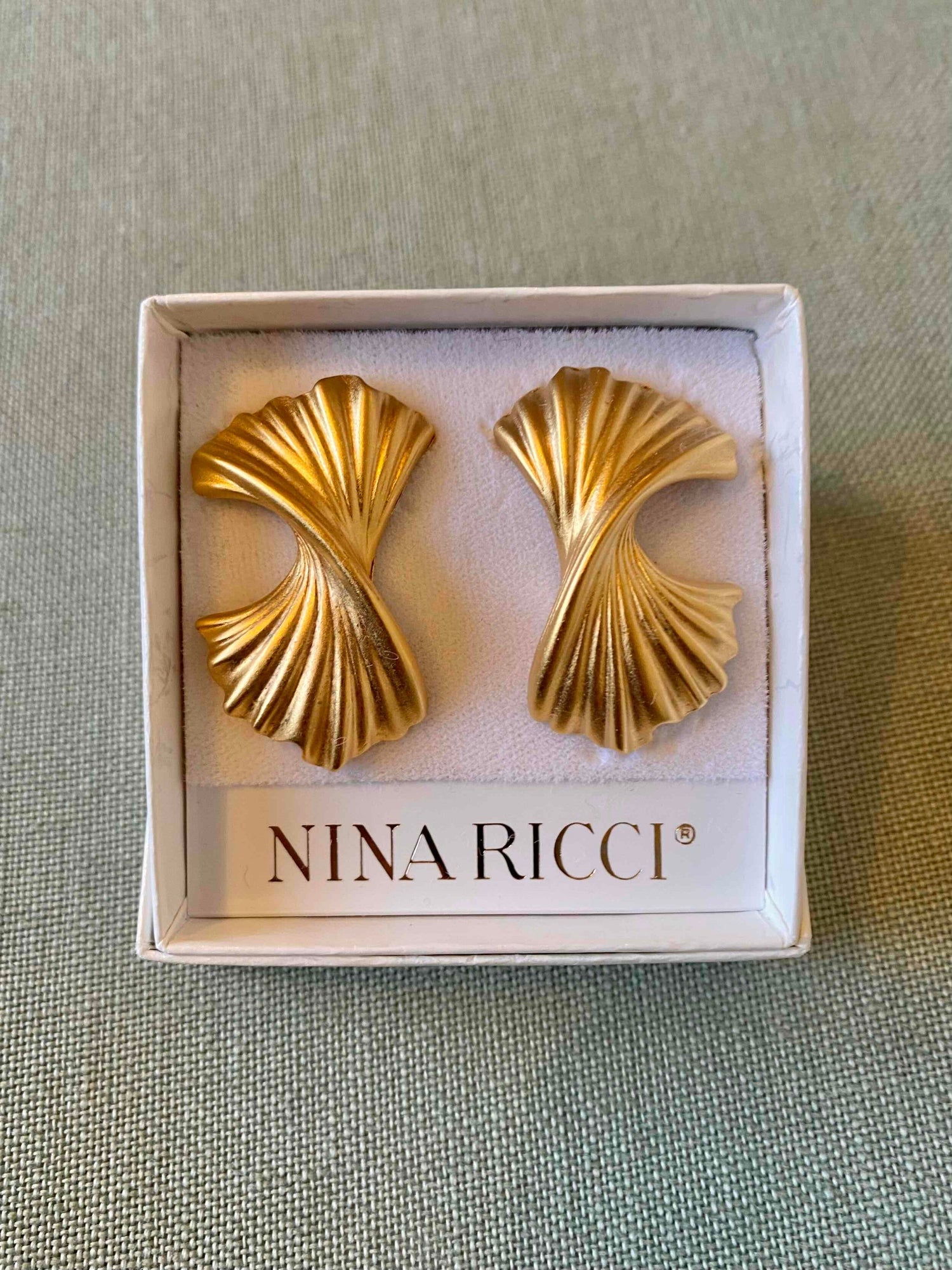Nina Ricci earrings