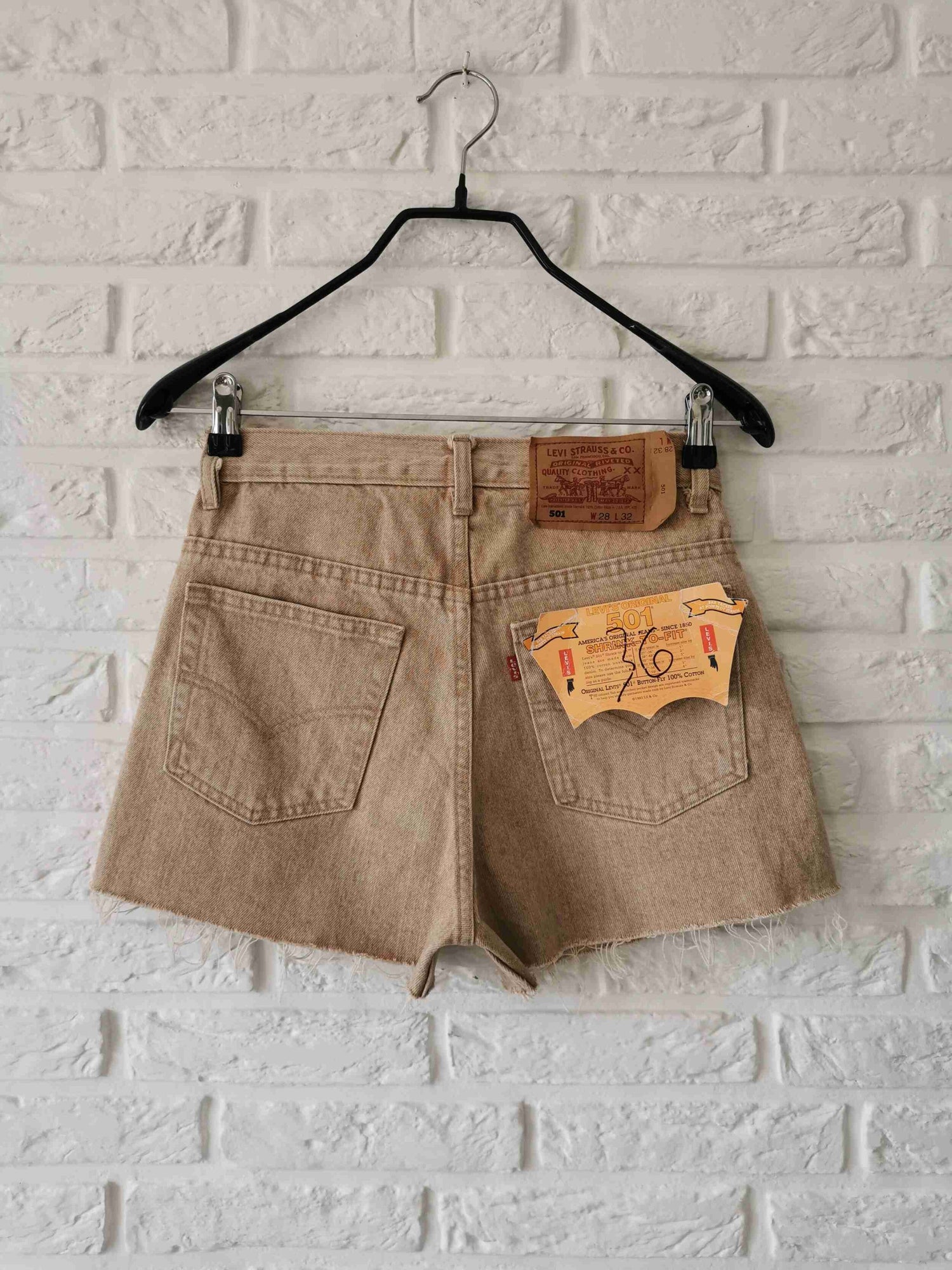 Short Levi's 501 W28