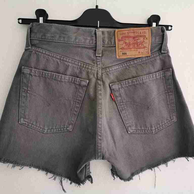 Short Levi's 501 W26