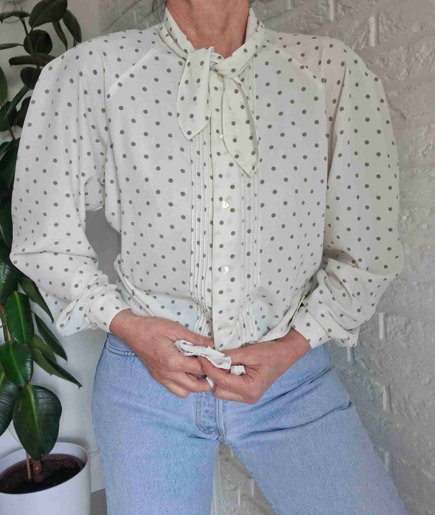 Polka dot blouse 90's