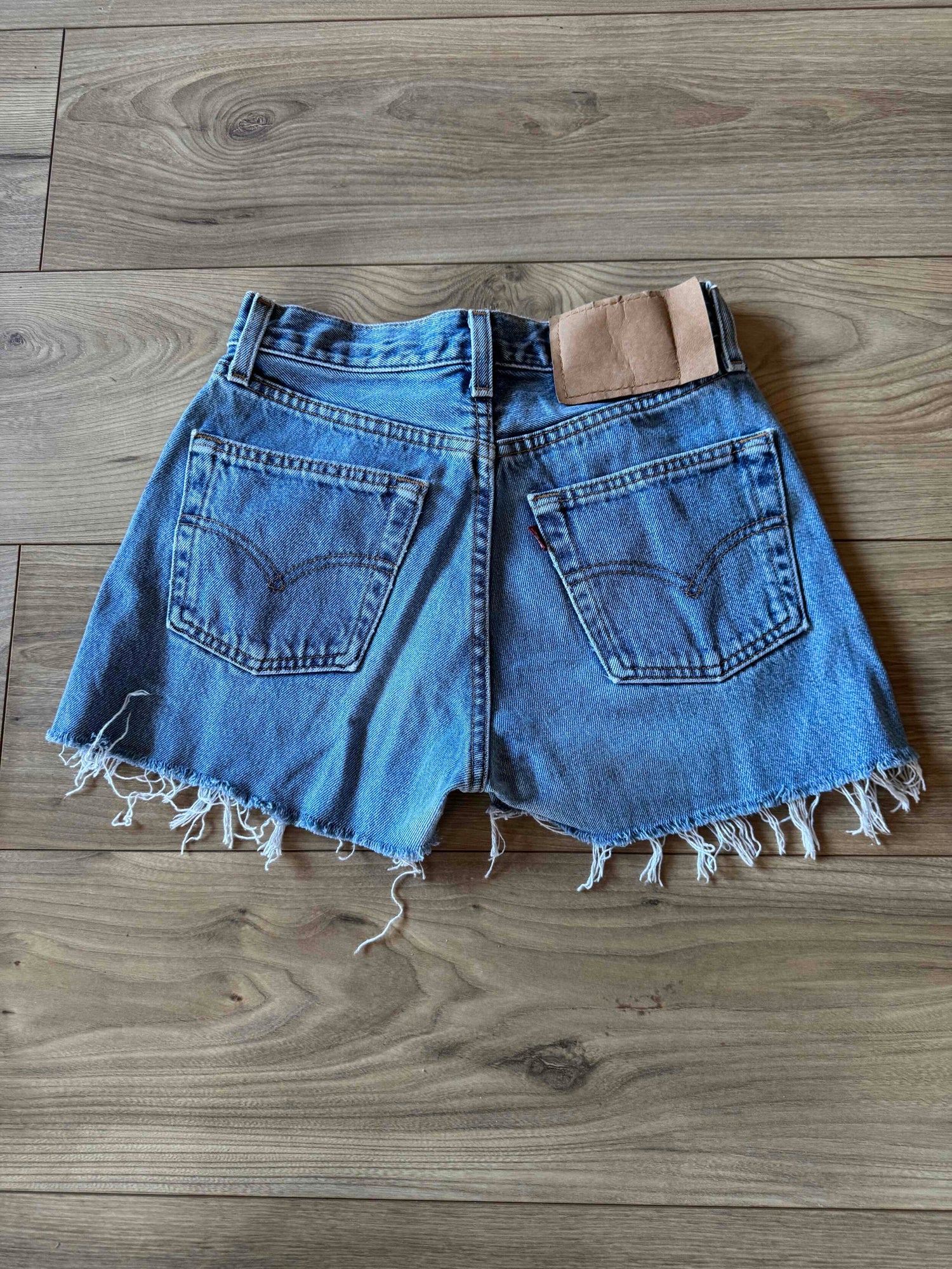 Short Levi's W26