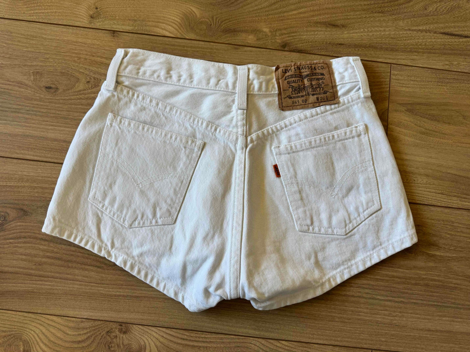 Short Levi's 841 W26
