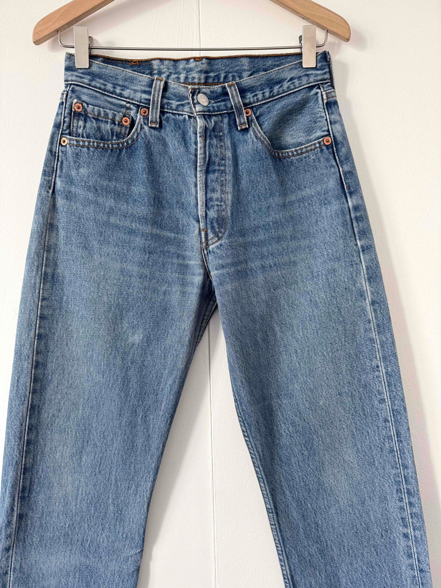 Levi's 501 jeans, waist 28, length 34.