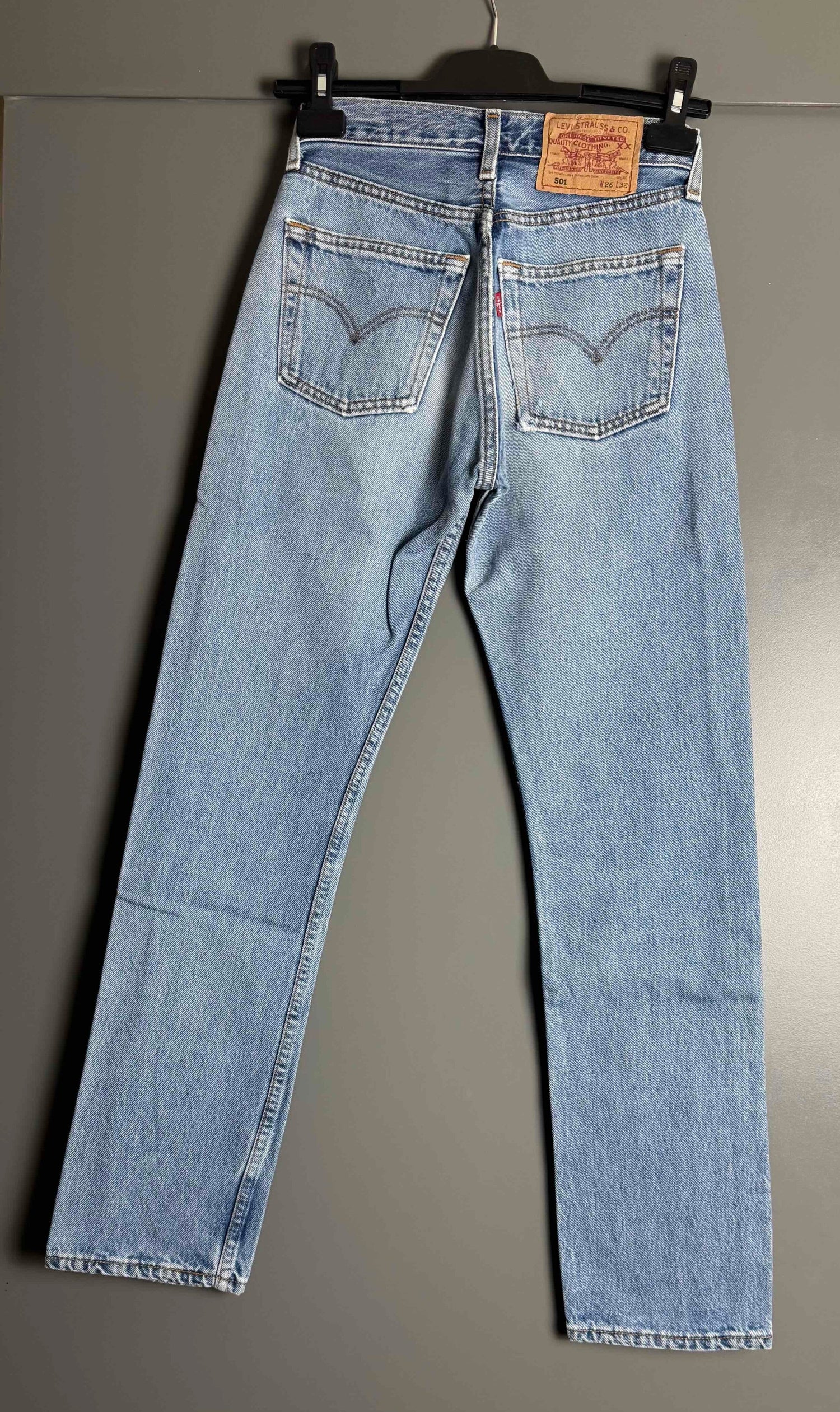 Jean Levi's 501 W26 L32