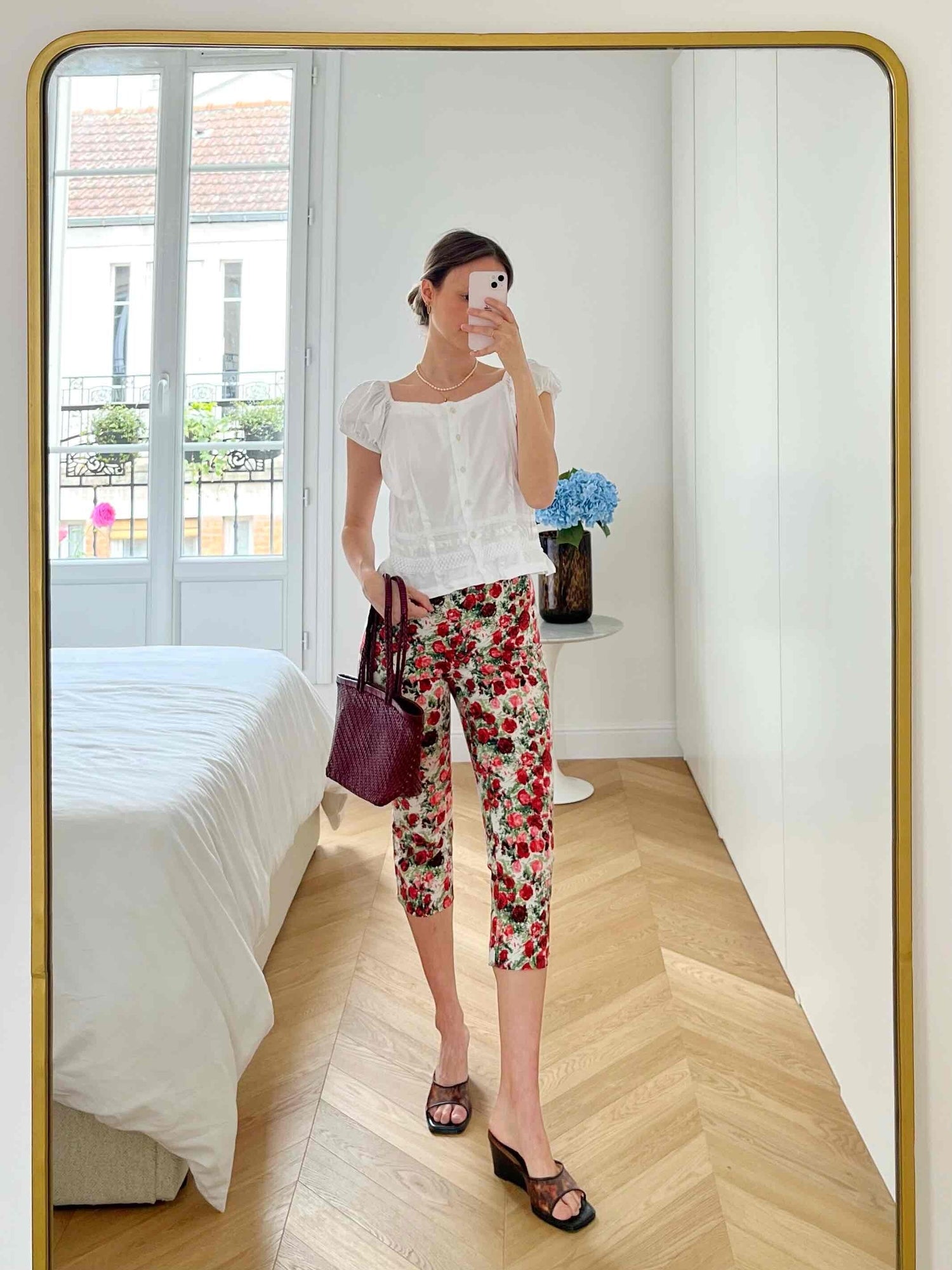 Pantalon capri à fleurs
