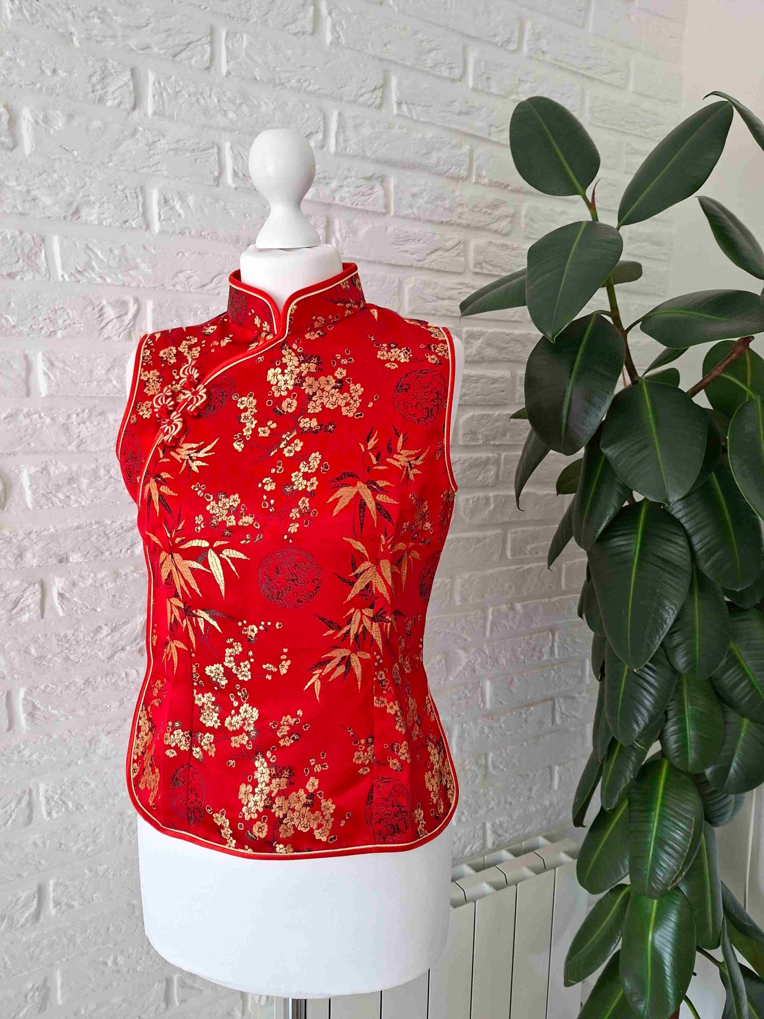 Top asiatique en soie