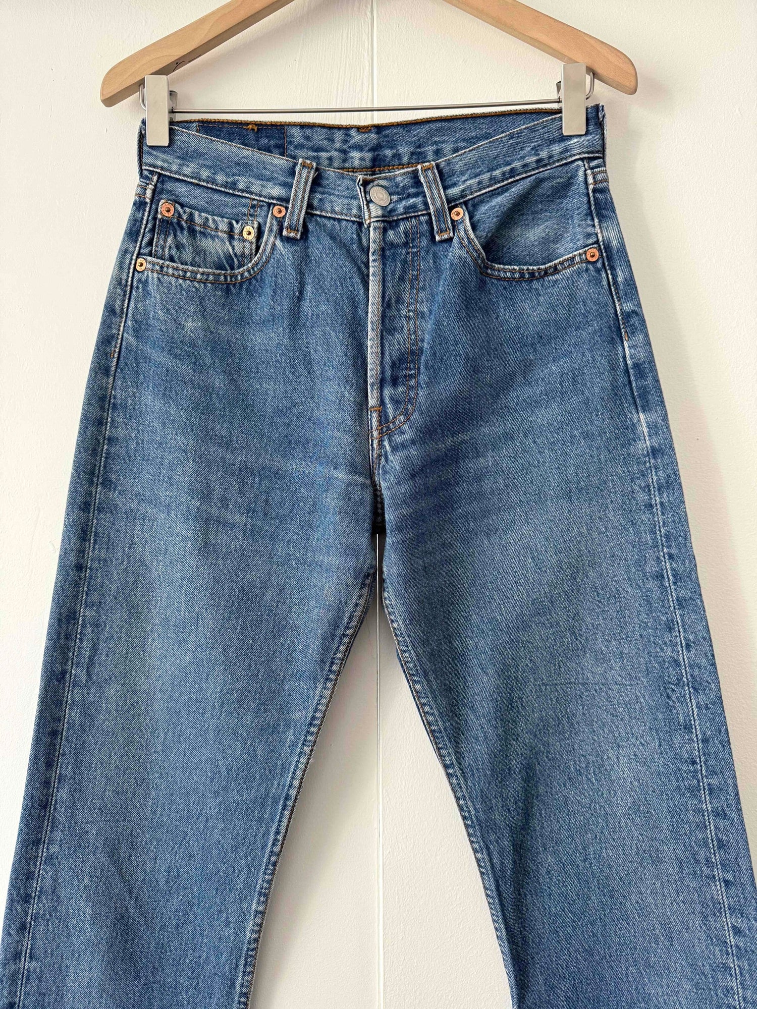 Jean Levi’s 501 W28 L32.