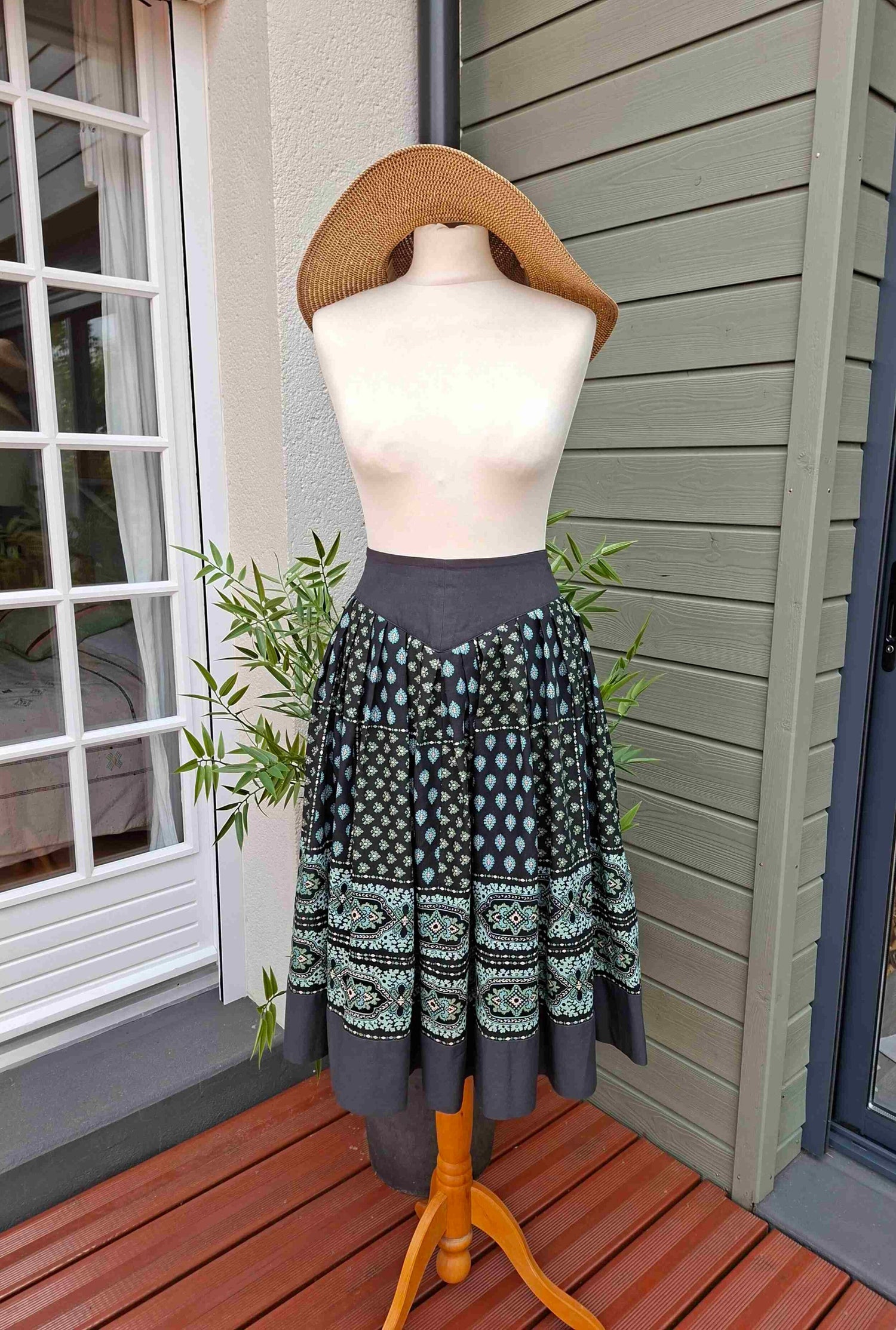 Provençal skirt