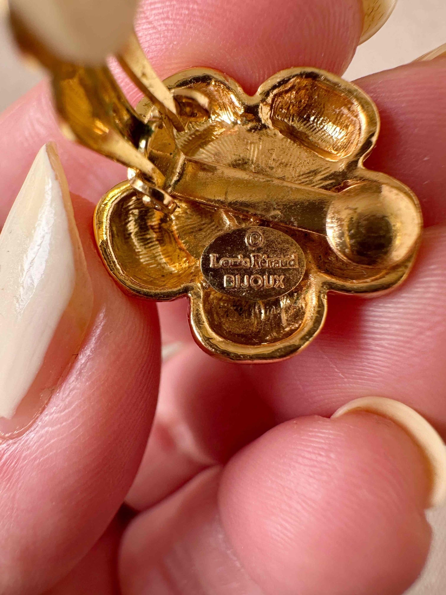 Boucles D'oreilles Clips Louis Féraud