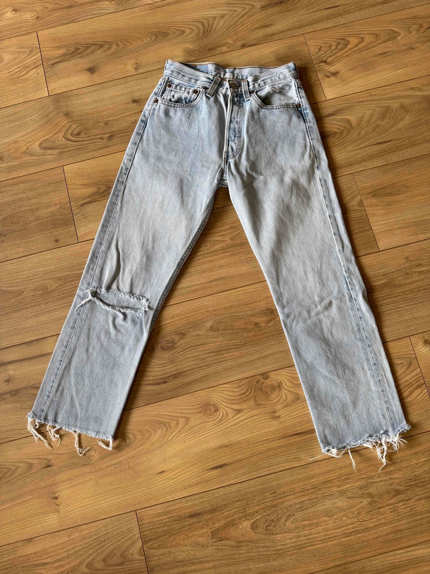 Levi's 501 jeans, waist 26, length 34.