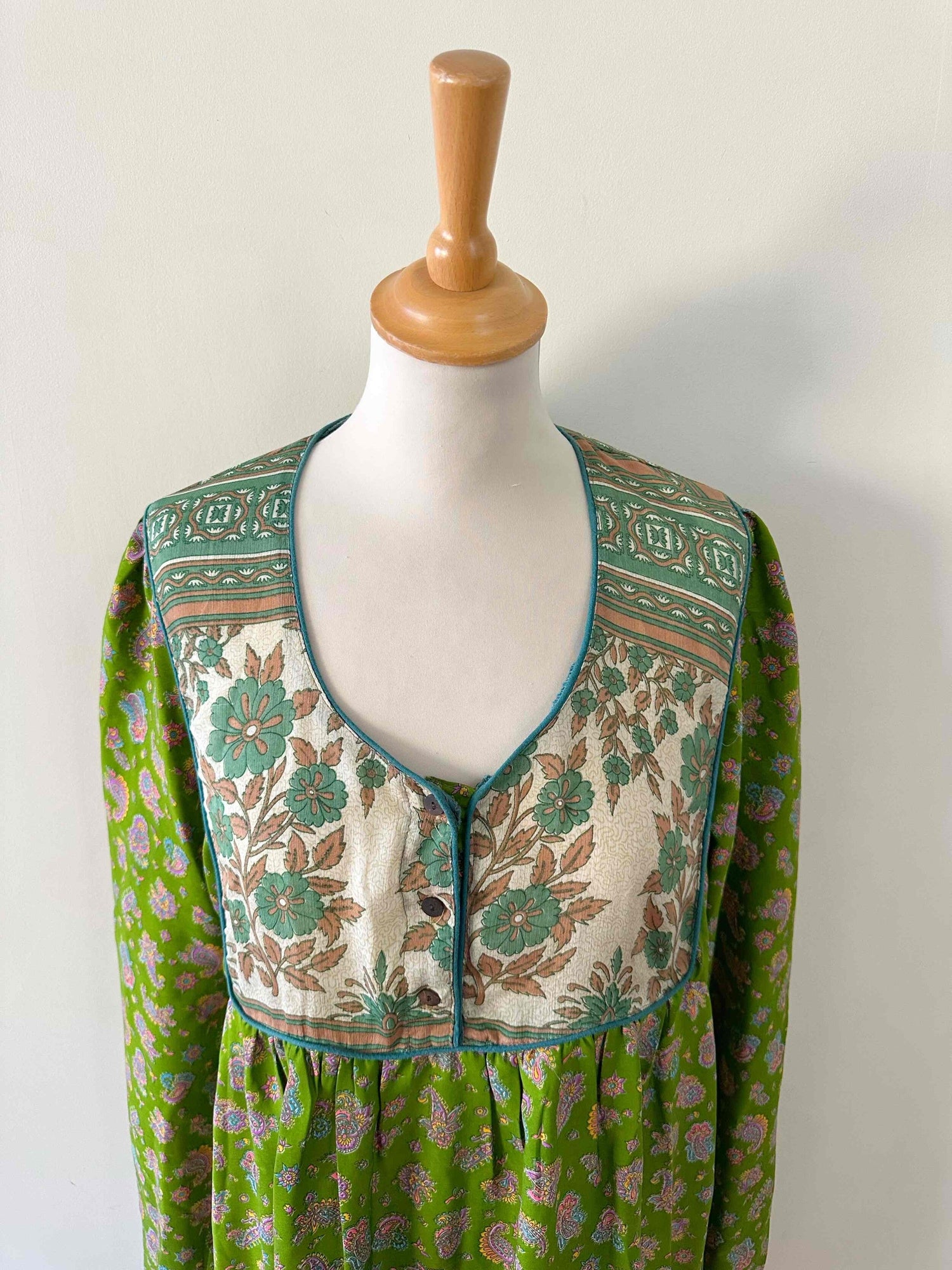Robe paisley en soie
