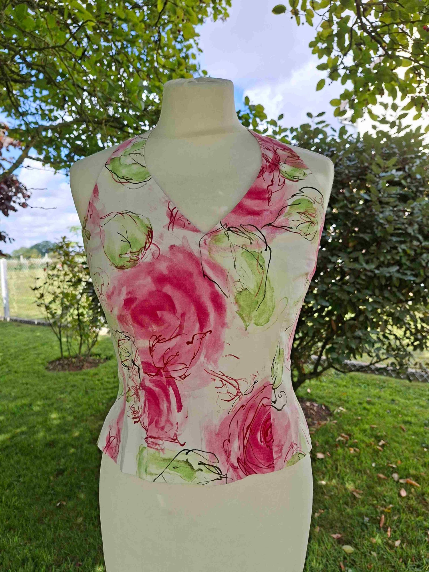 Backless dress with flowers