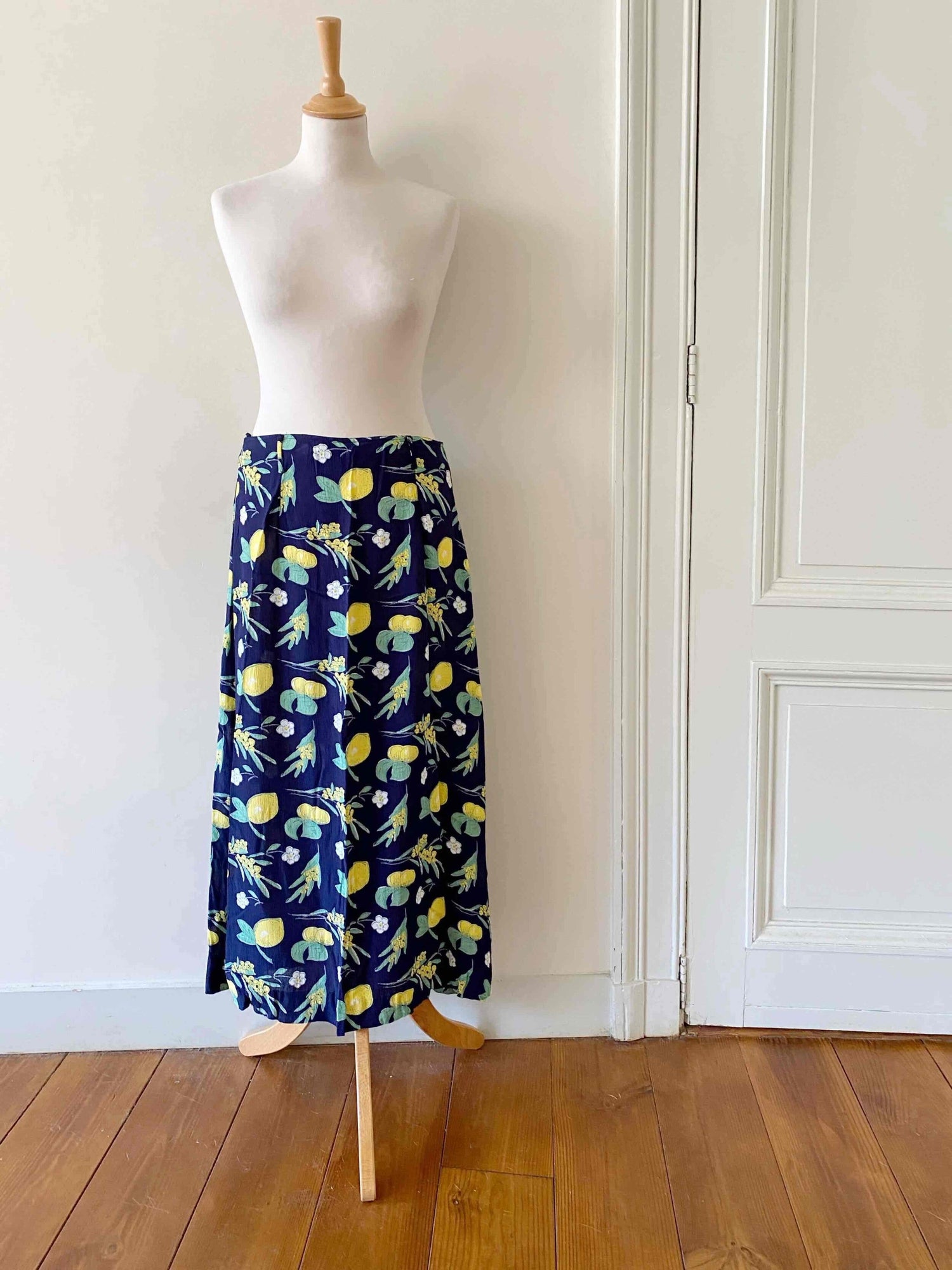 Viscose skirt