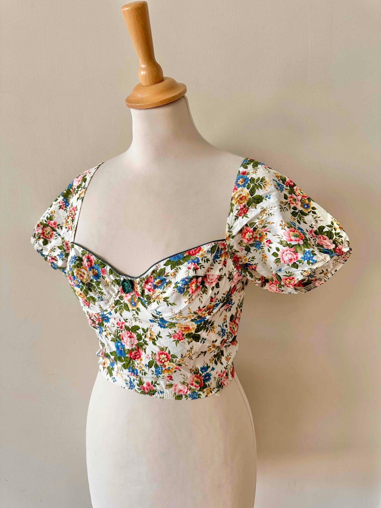 Crop top à fleurs