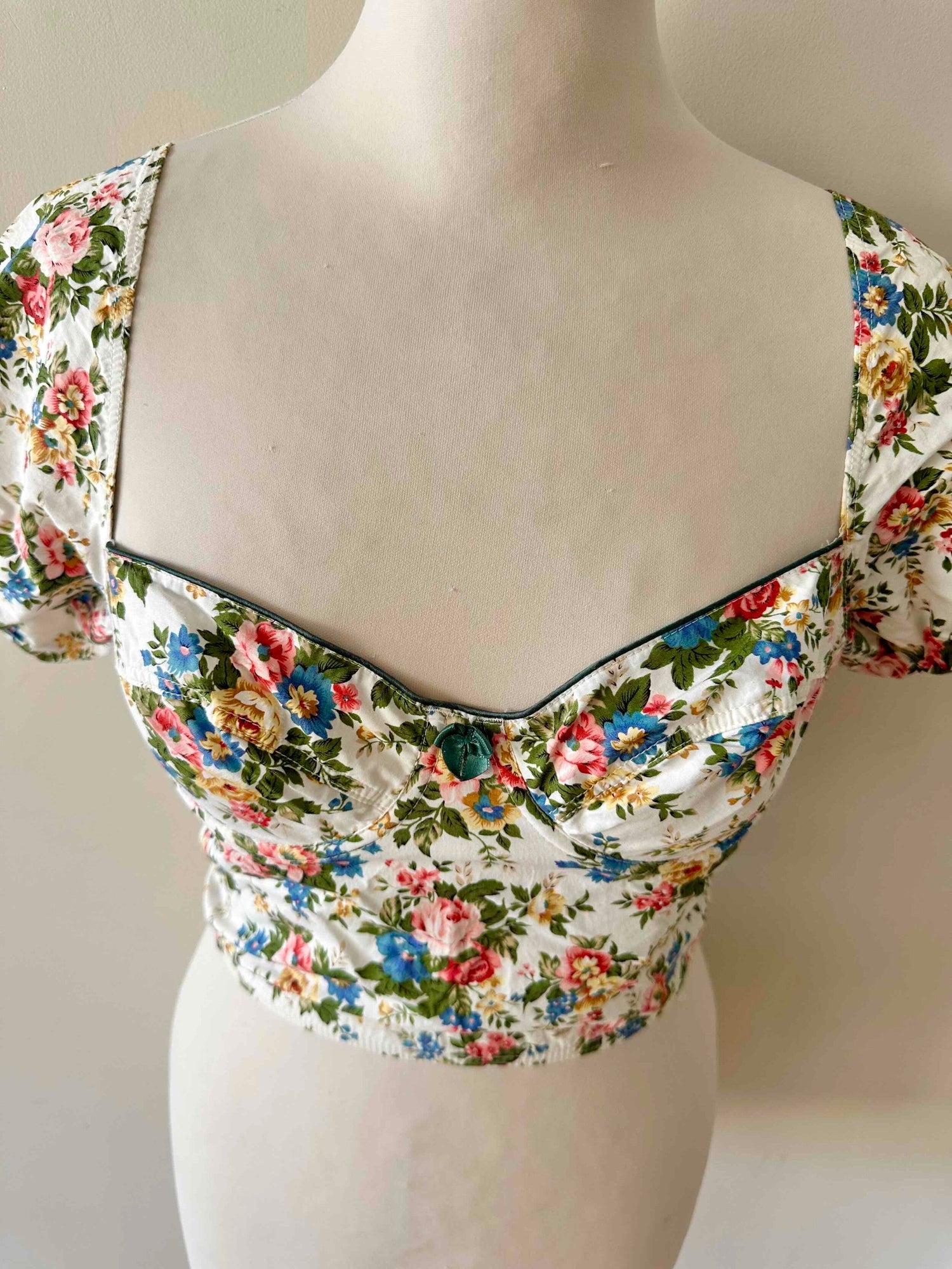 Crop top à fleurs