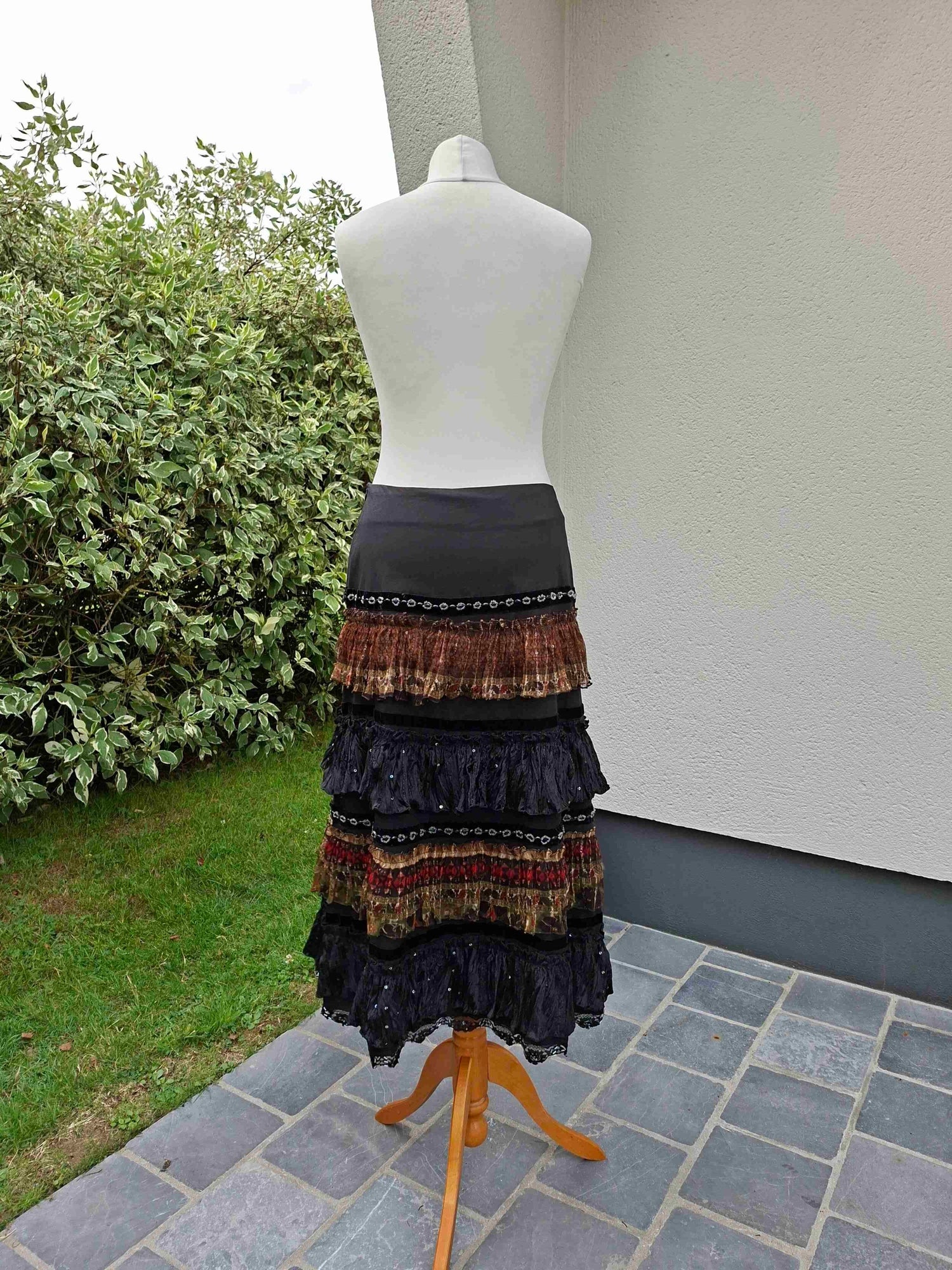 Velvet and sequined skirt