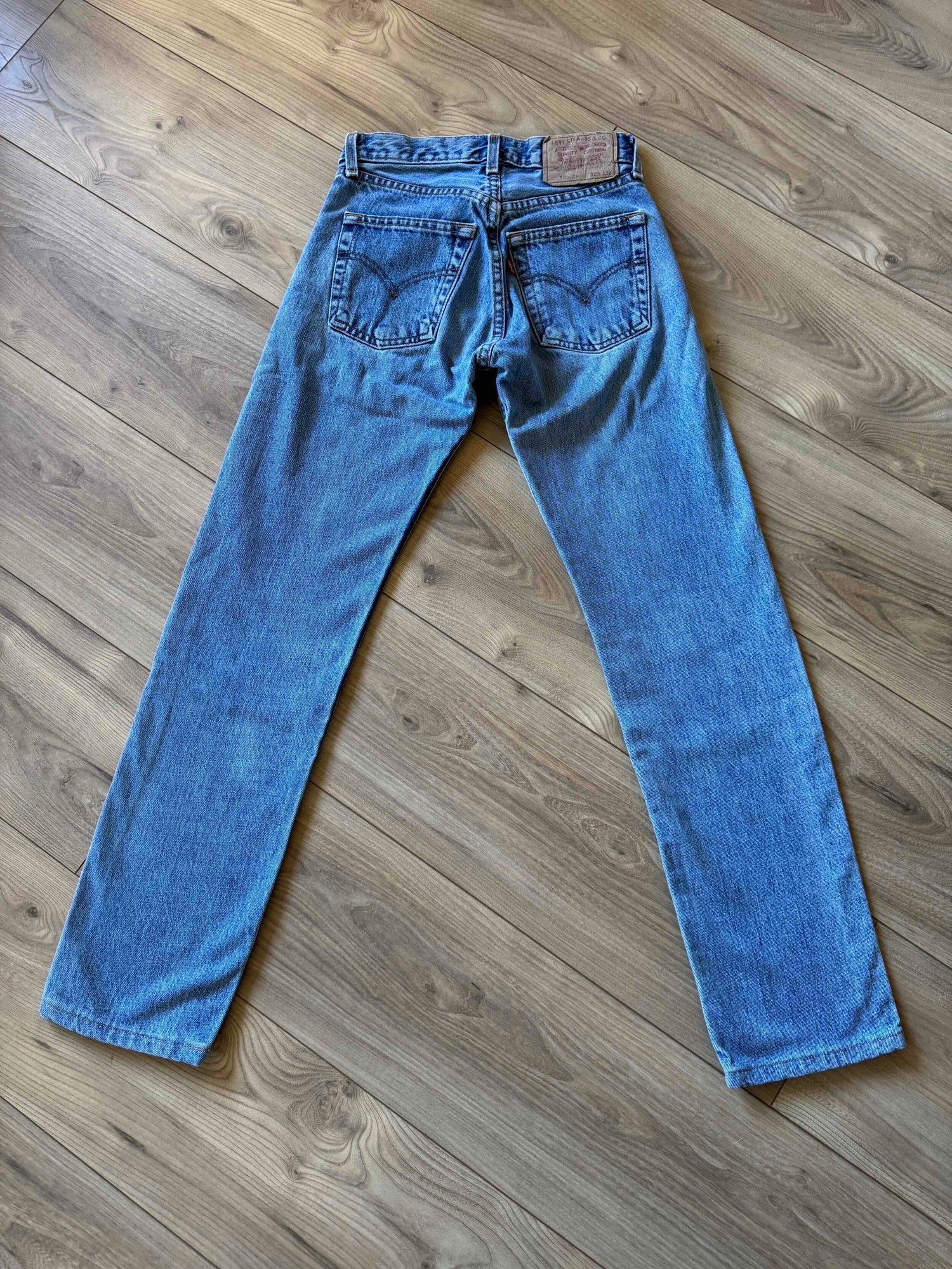 Jean Levi’s 505  W25 L32