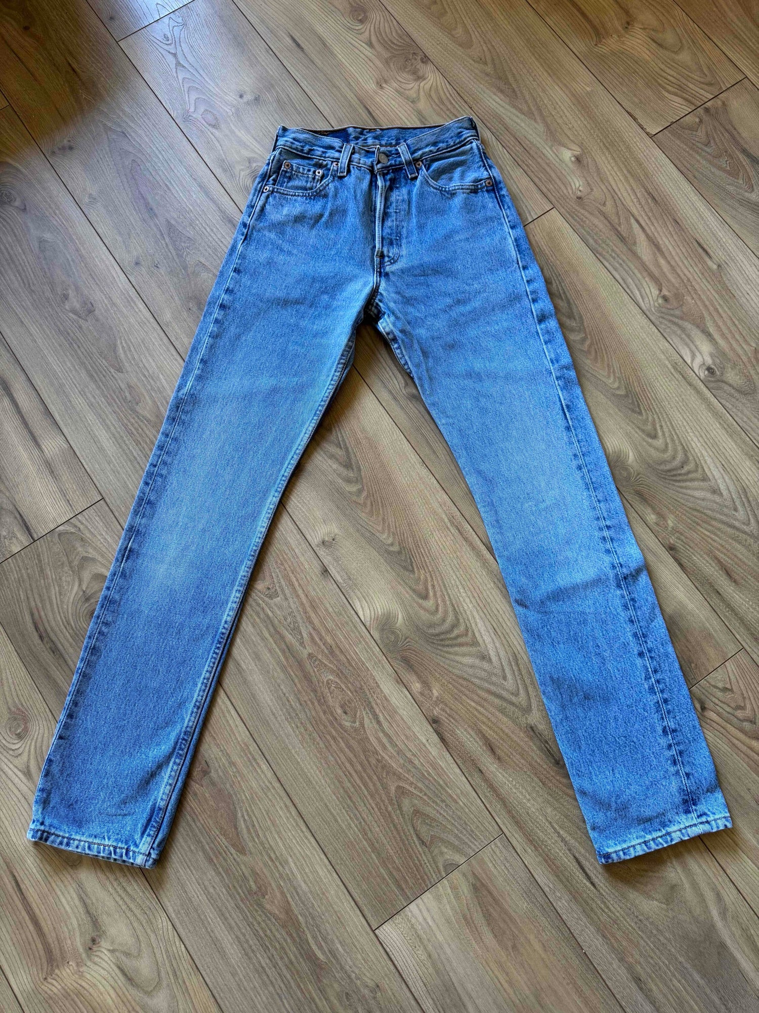 Jean Levi's 501 W25 L32