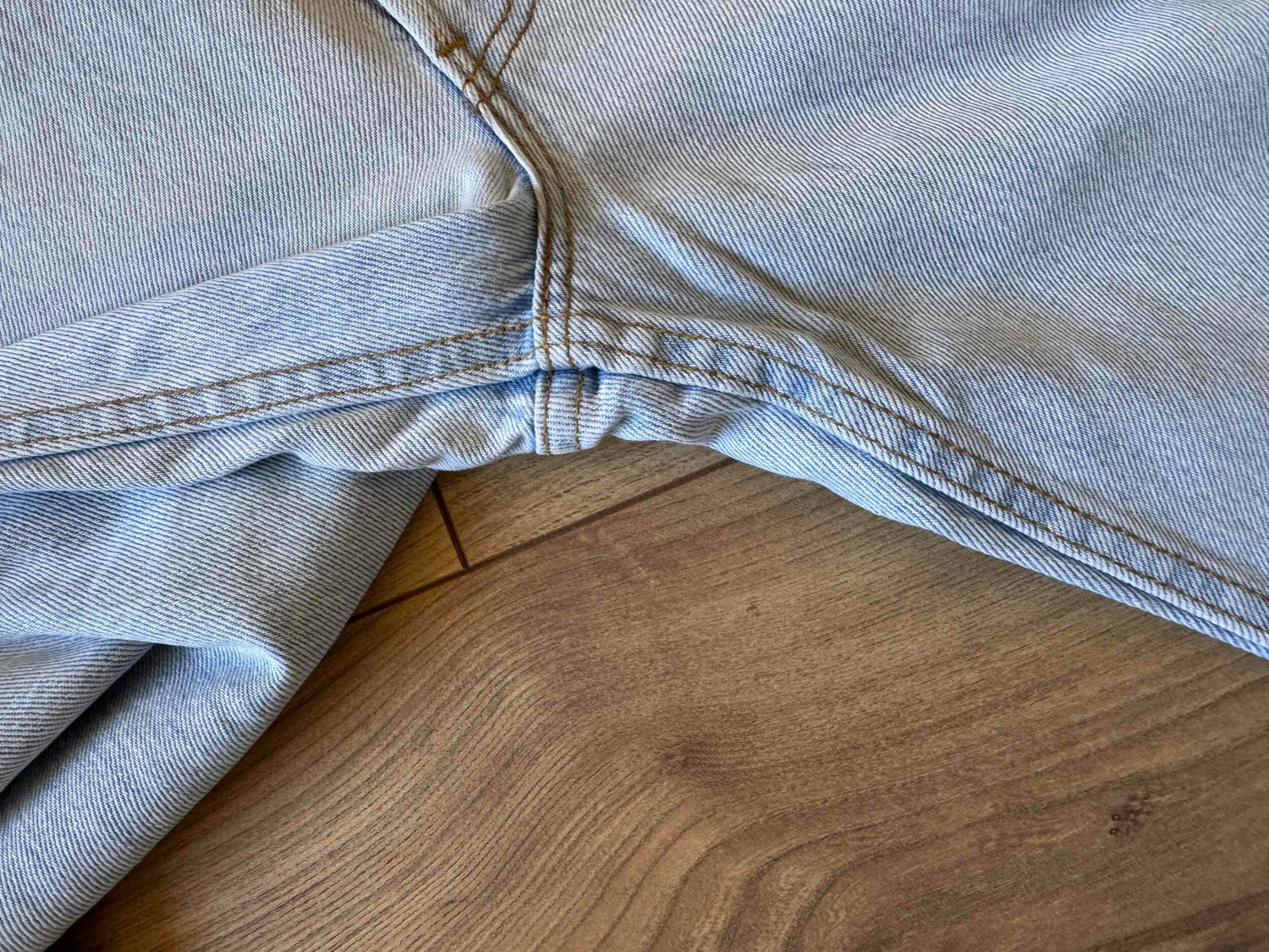 Jean Levi's 701 W27 L30