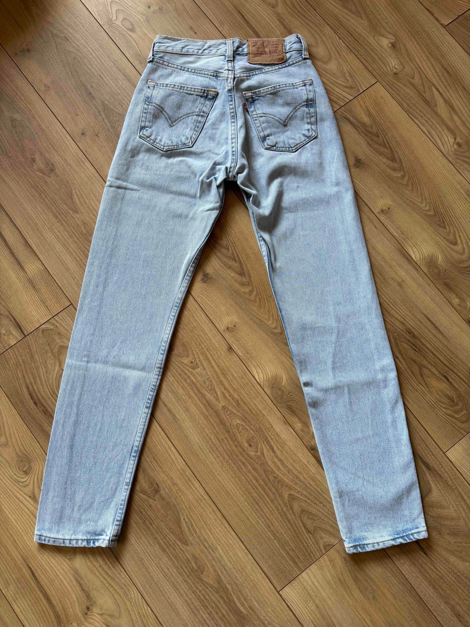 Jean Levi's 534 W27 L30