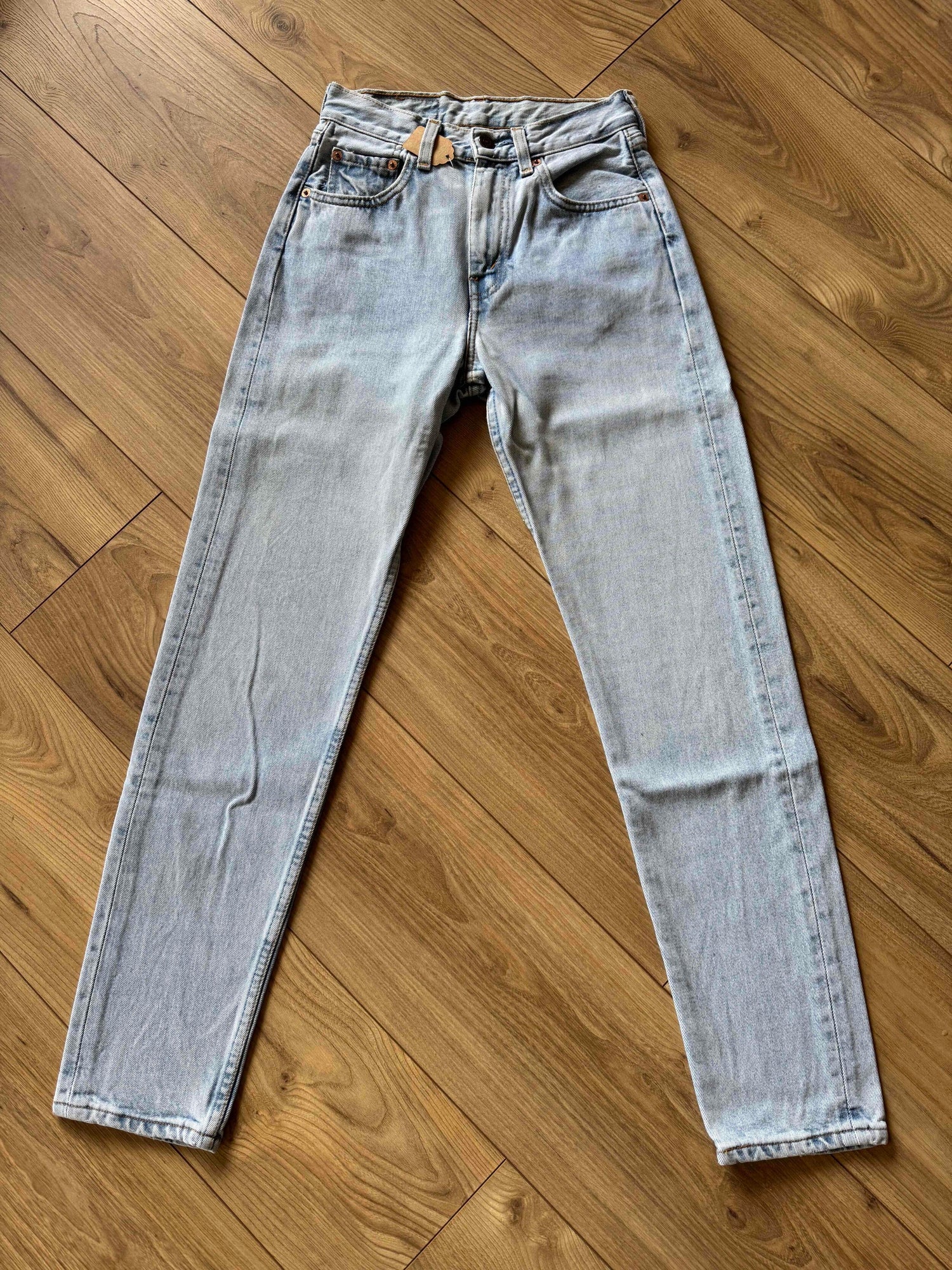 Jean Levi's 534 W27 L30