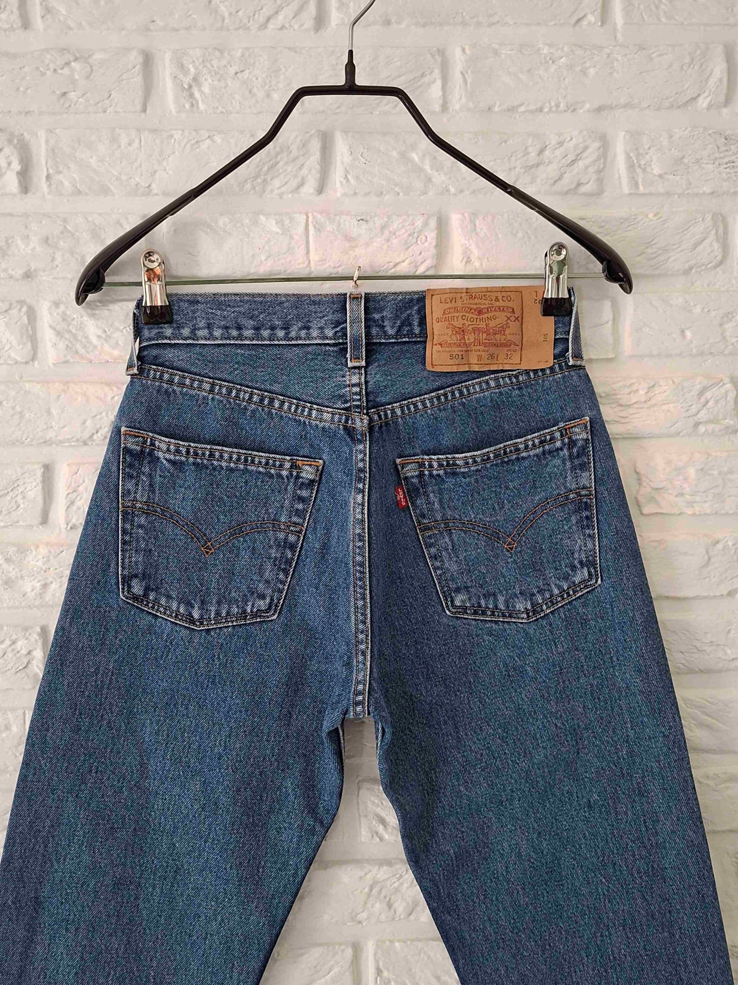 Jean Levi's 501 W26 L32