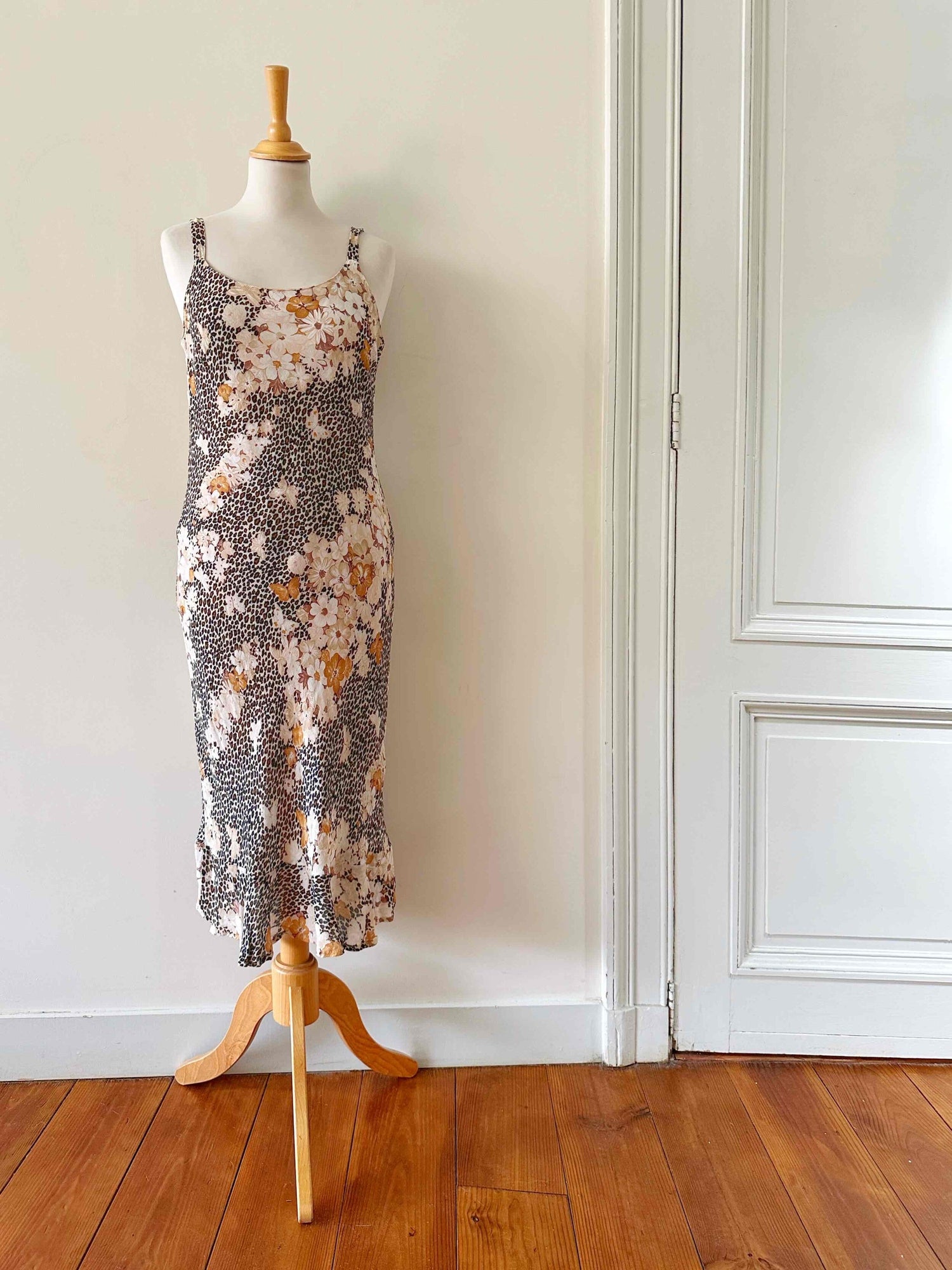 Leopard print dress with flowers