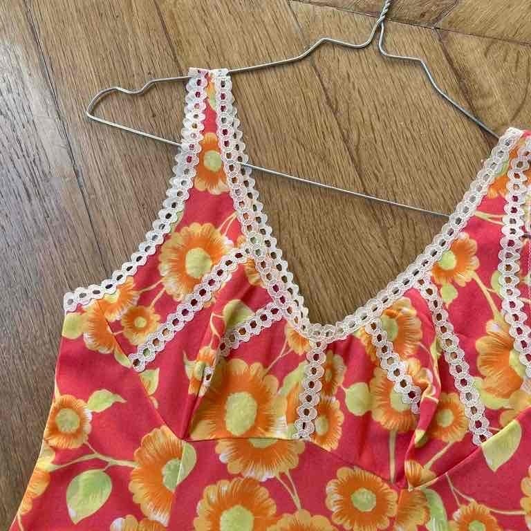 Flower-print nightgown